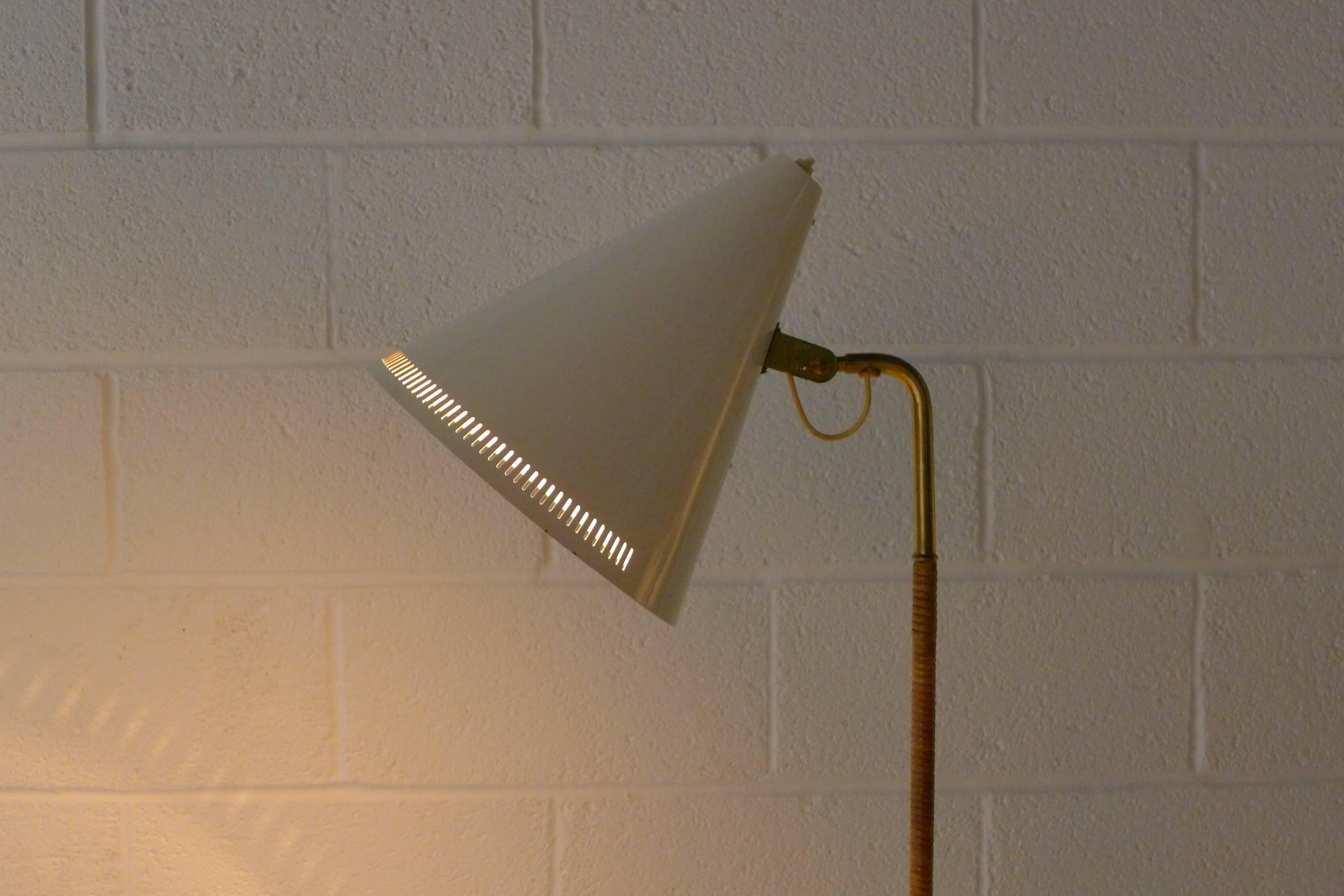 Mid-20th Century Paavo Tynell Floor Lamp for Idman, Finland, Signed, 1940s Design