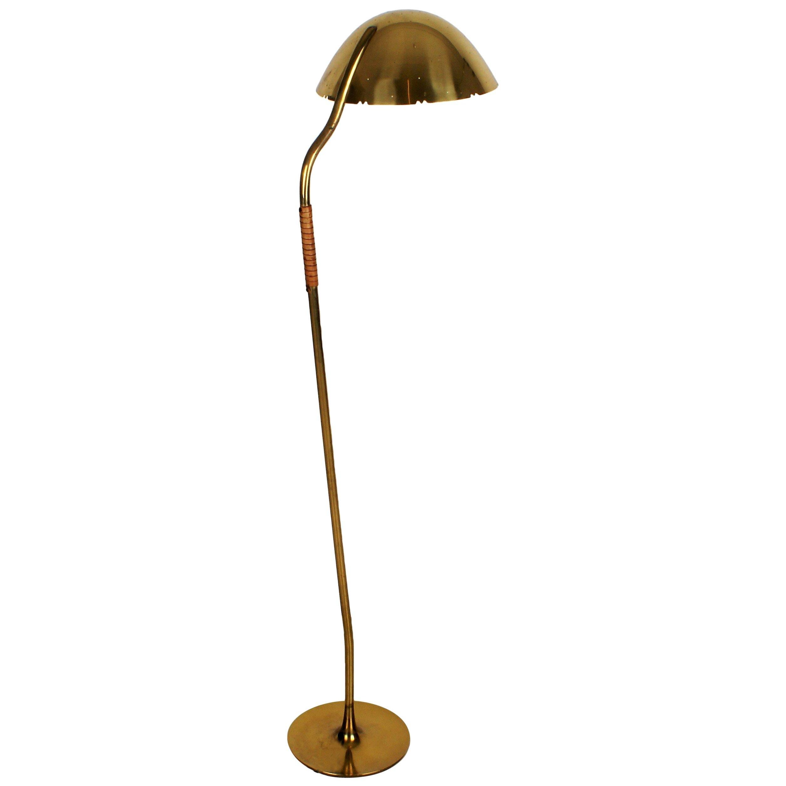 Paavo Tynell Floor Lamp in Brass for Taito, Finland, Model 9608, 1940s 6