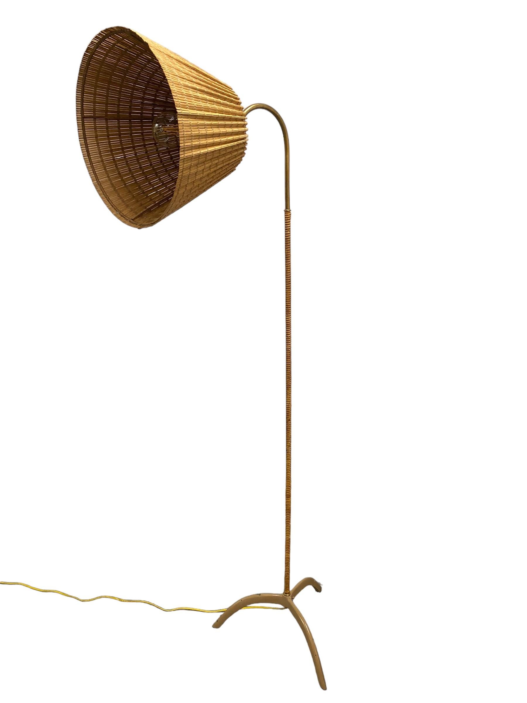 Mid-20th Century Paavo Tynell Floor Lamp model. 9609, Taito Oy 1950s For Sale