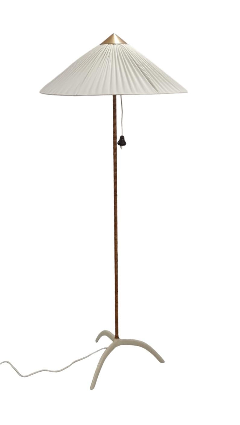 Mid-20th Century Paavo Tynell Floor Lamp model. 9615, Taito Oy 1950s For Sale