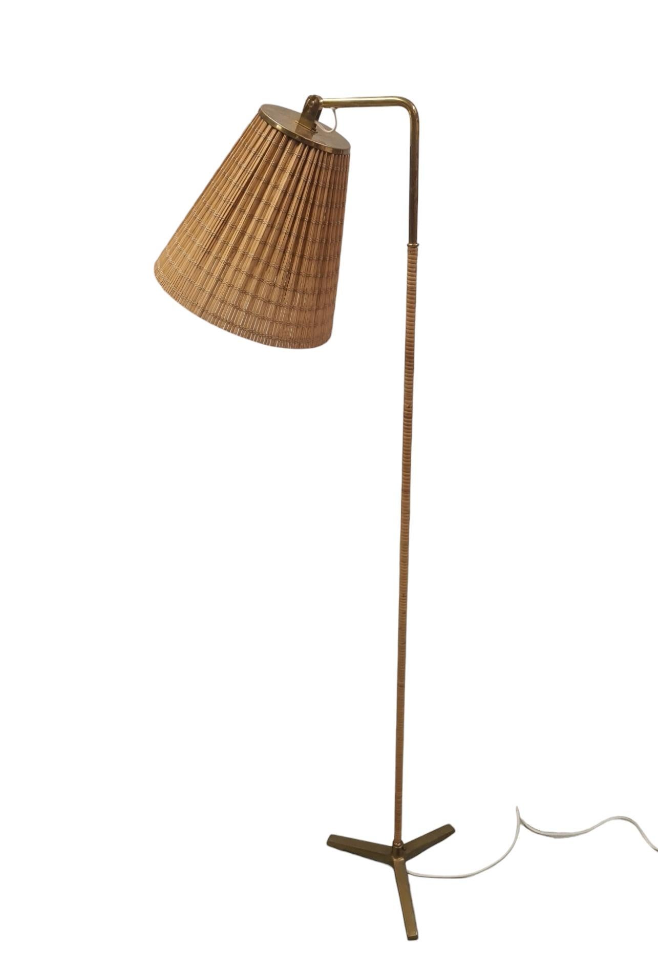 Mid-20th Century Paavo Tynell Floor Lamp Model 9631, Taito Oy For Sale