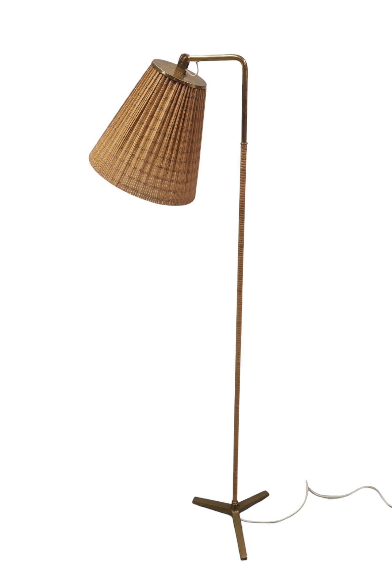 Paavo Tynell Floor Lamp Model 9631, Taito Oy For Sale 1