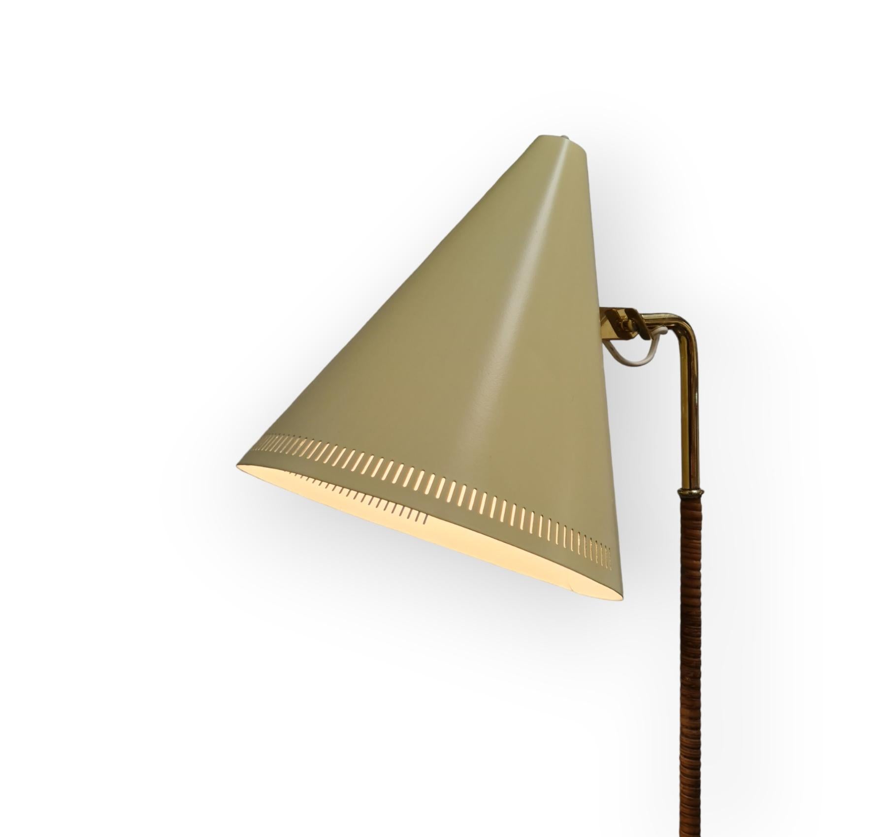 Paavo Tynell Floor Lamp Model K10-10, Idman Oy For Sale 3