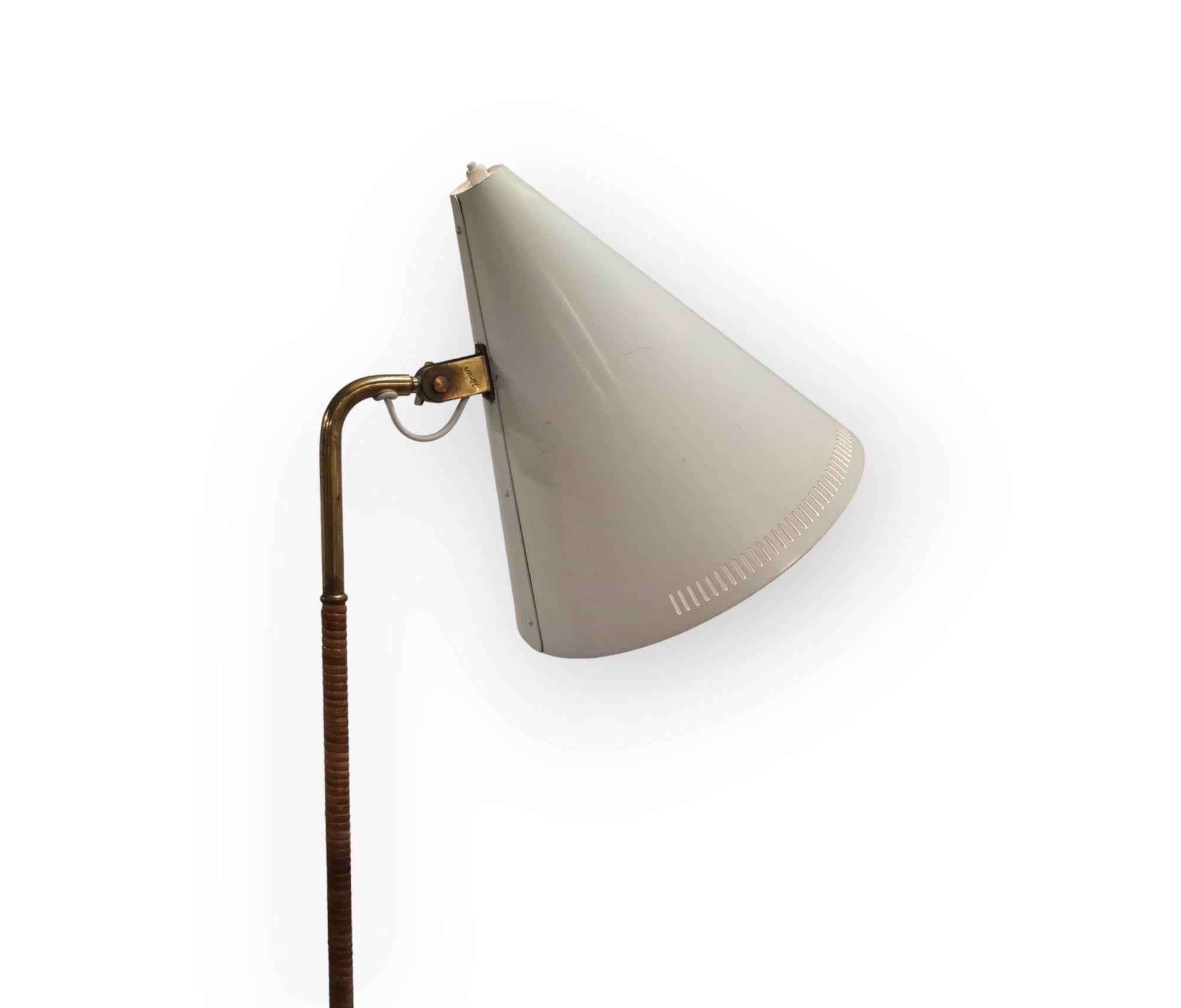 Paavo Tynell Floor Lamp Model K10-10, Idman Oy For Sale 3