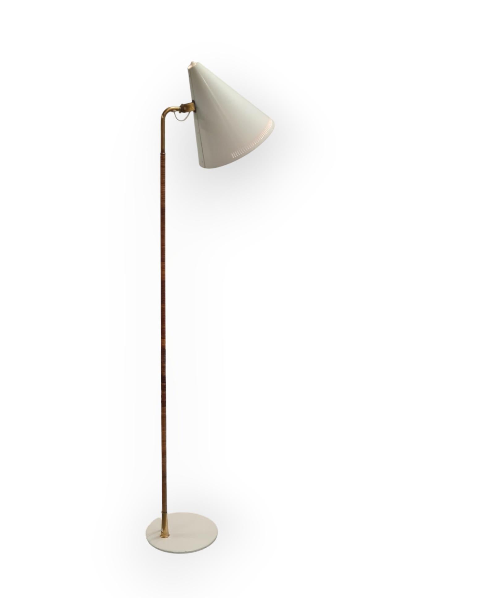 Paavo Tynell Floor Lamp Model K10-10, Idman Oy For Sale 4