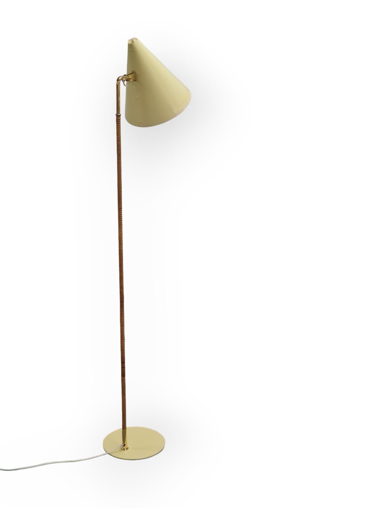 Scandinavian Modern Paavo Tynell Floor Lamp Model K10-10, Idman Oy For Sale