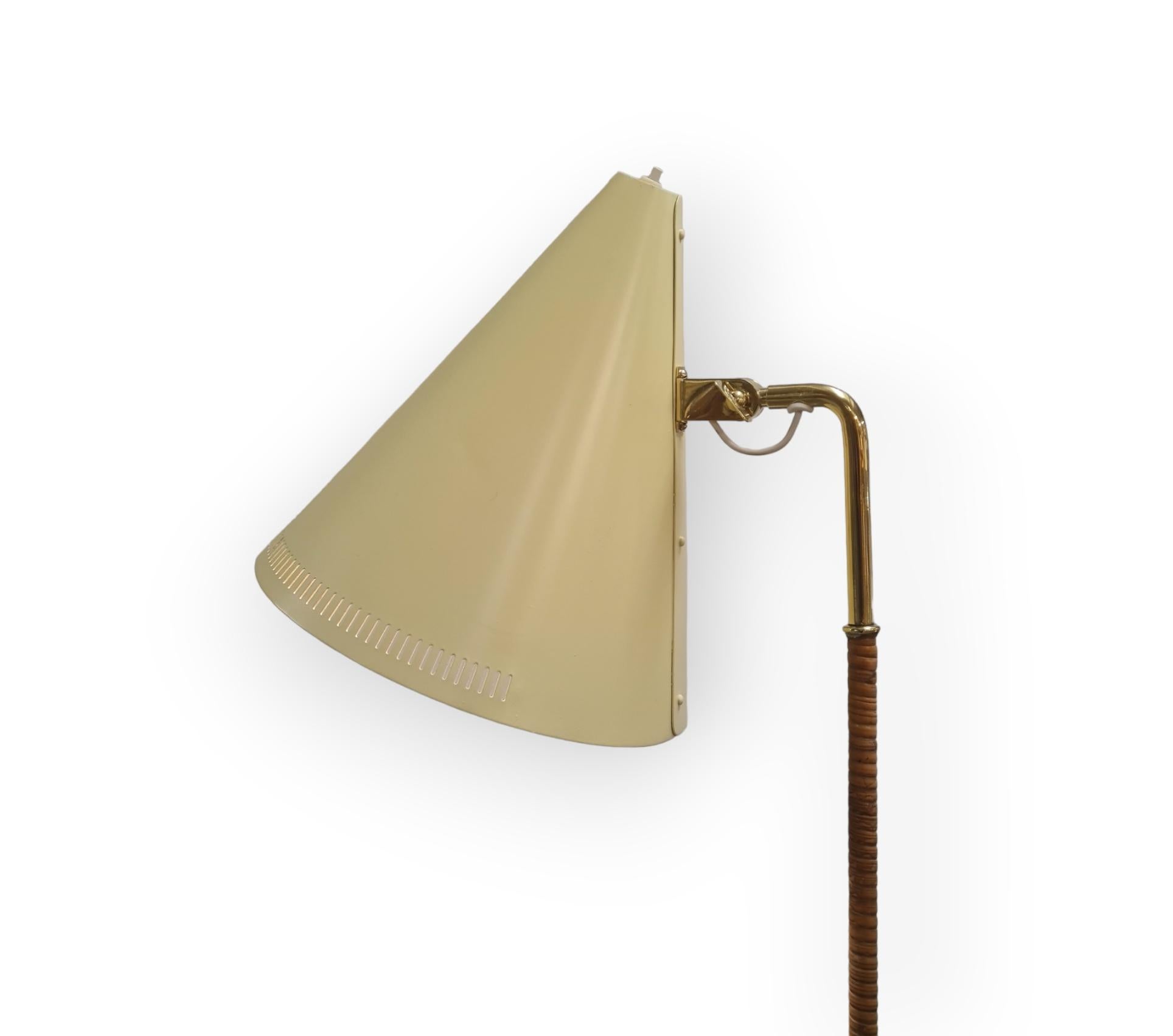 Paavo Tynell Floor Lamp Model K10-10, Idman Oy For Sale 1