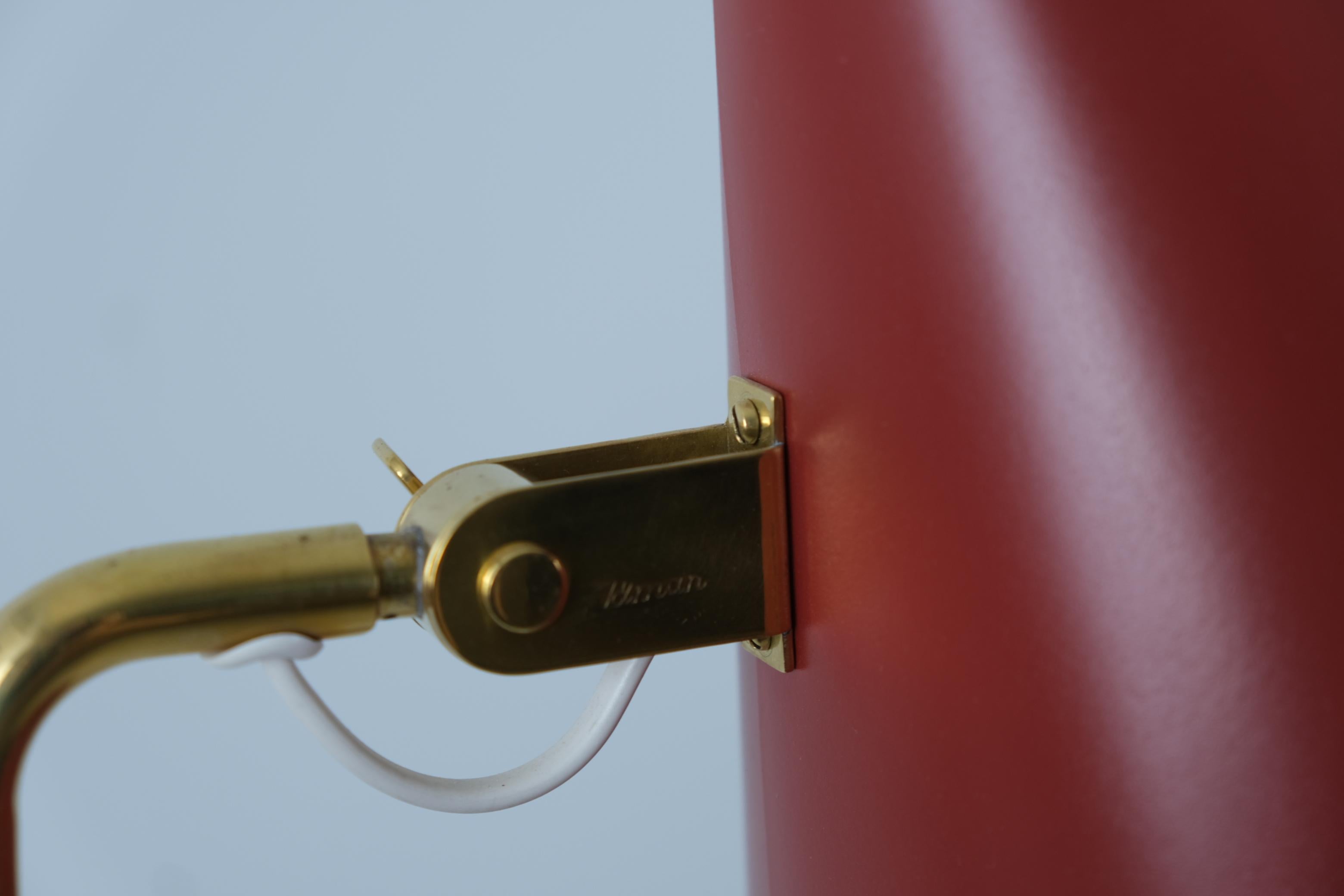 Lampadaire Paavo Tynell modèle K10-10 en rouge, laiton et rotin, Idman années 1950 en vente 4