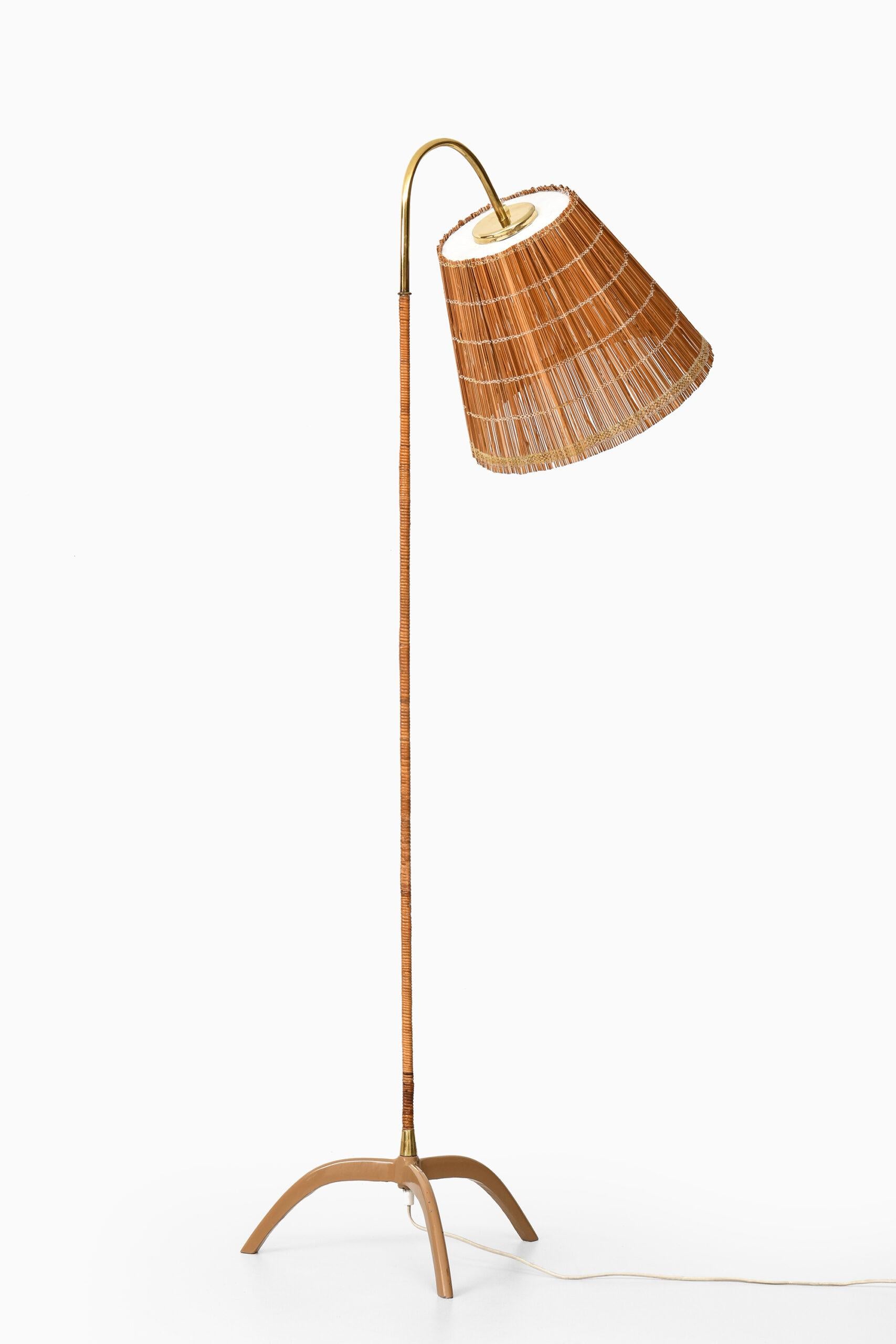 Paavo Tynell Floor Lamps Model 9609 Produced by Taito Oy in Finland In Good Condition In Limhamn, Skåne län