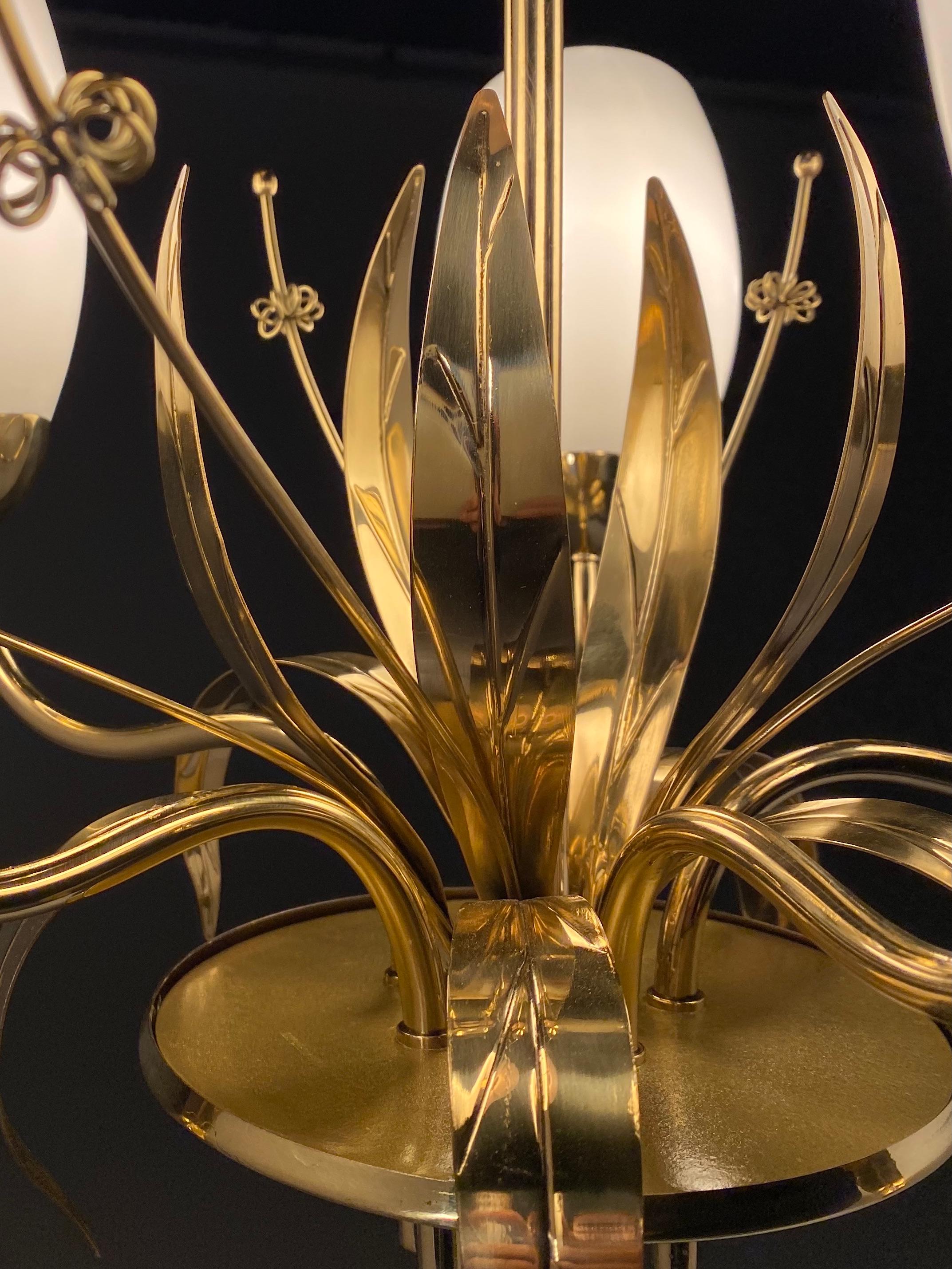 Paavo Tynell Floral Themed Brass & Blown Glass Chandelier for Glashütte Limburg For Sale 8