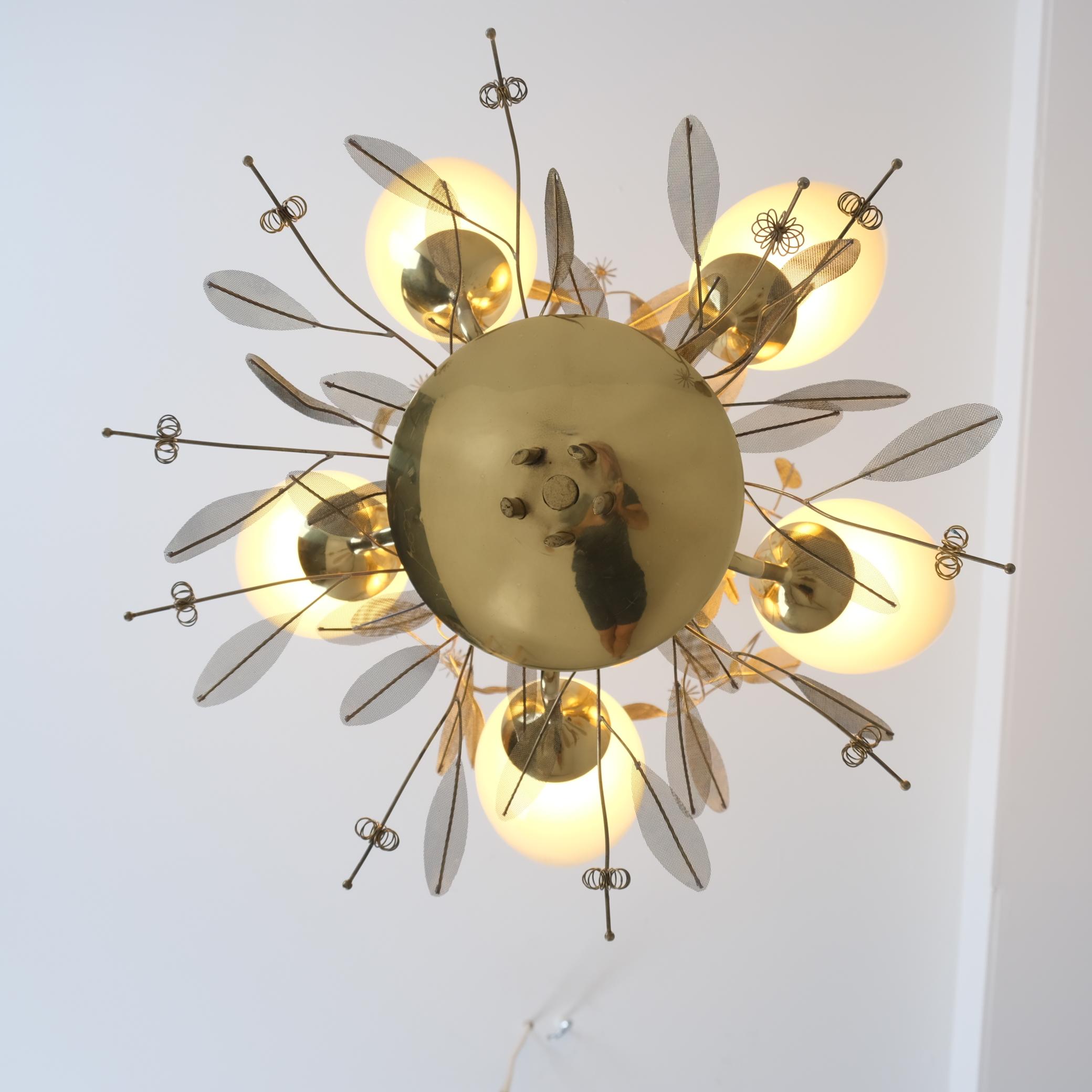Paavo Tynell, Lámpara de techo Ramo de flores 9029/5 en latón y cristal, Taito Años 50 en venta 5
