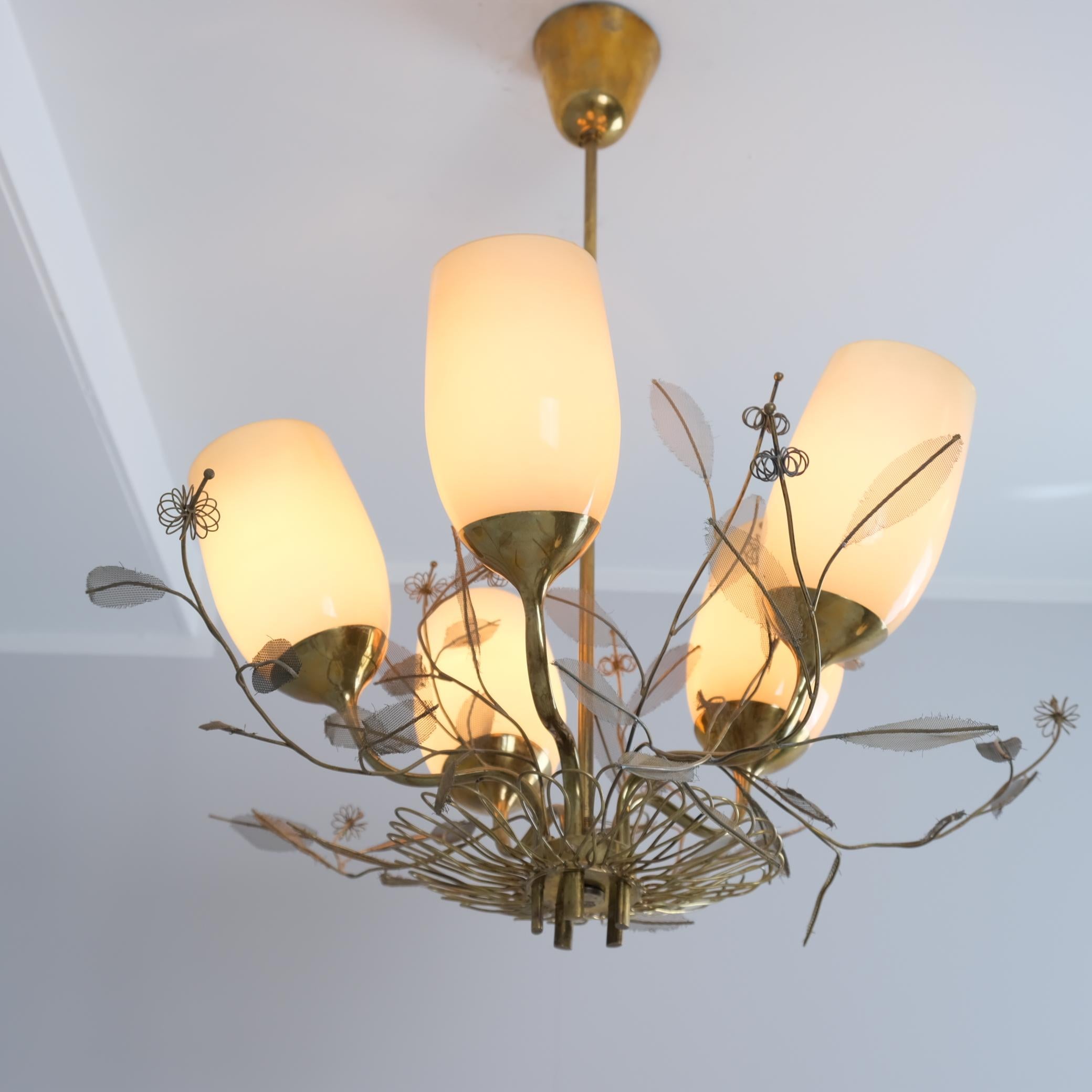 Lustre Paavo Tynell Flower Bouquet 9029/5 en laiton et verre, Taito années 1950 en vente 3
