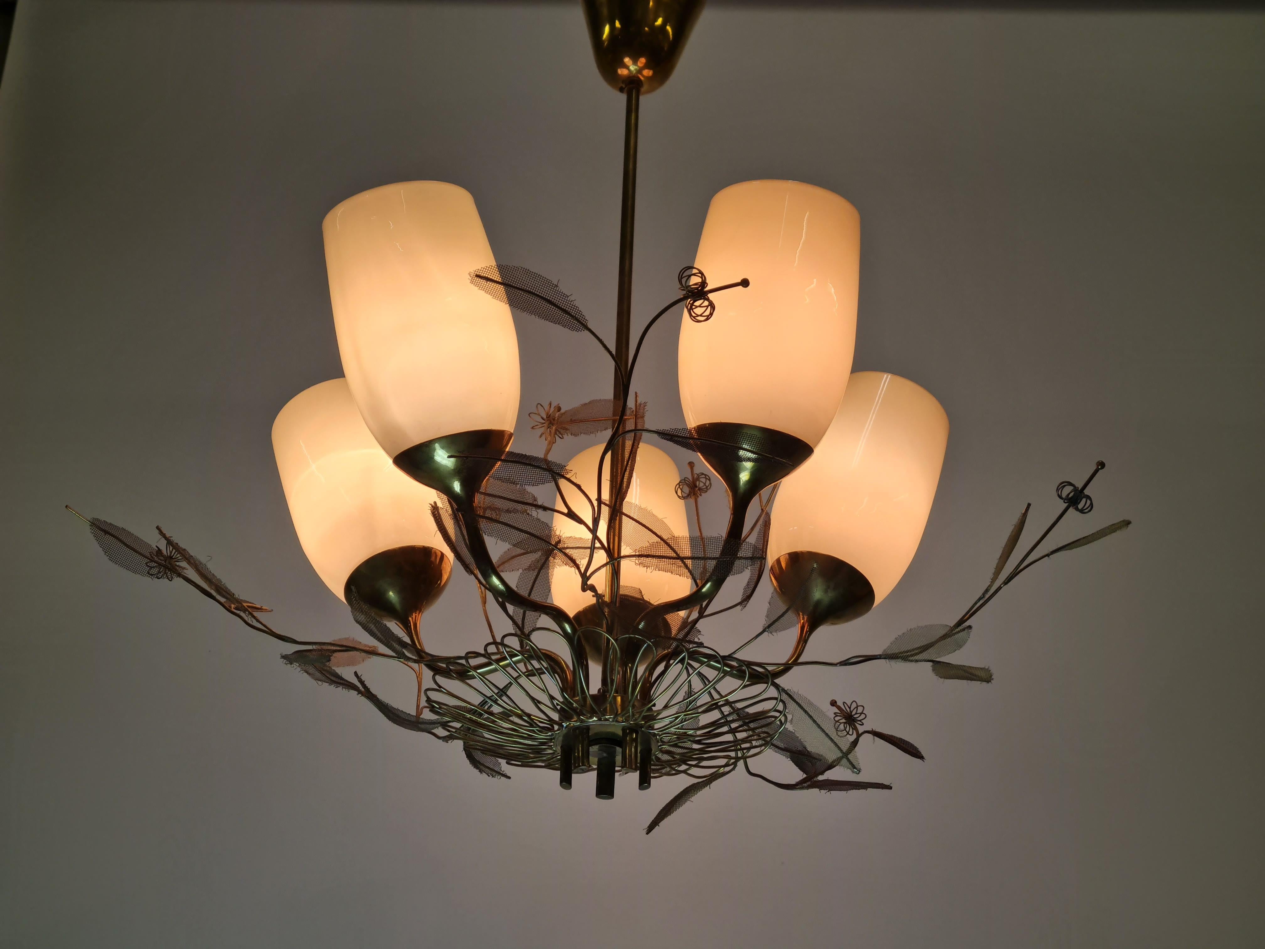 Paavo Tynell Flower Bouquet Chandelier 9029/5 in Brass and Glass, Taito 1950s For Sale 8