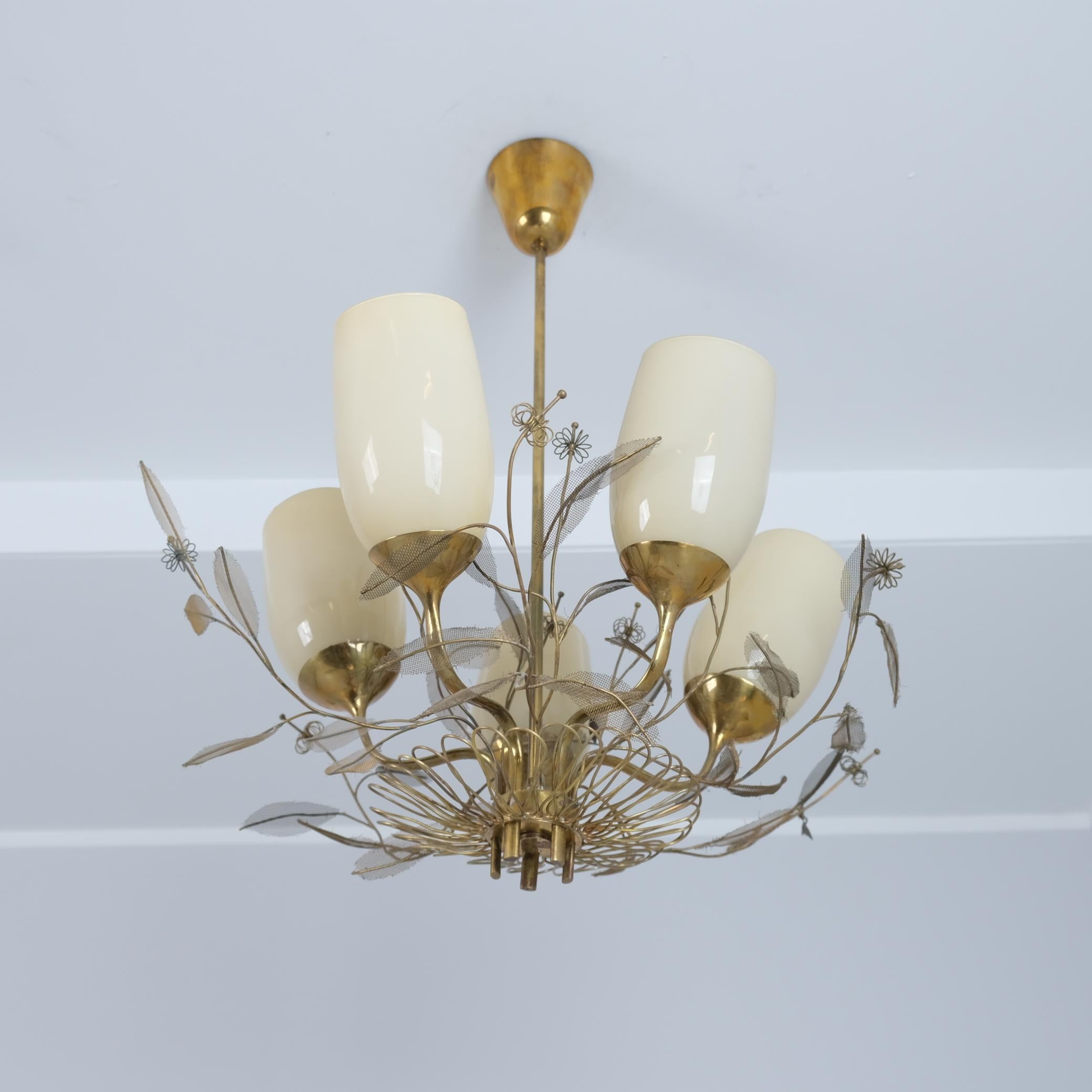 Lustre Paavo Tynell Flower Bouquet 9029/5 en laiton et verre, Taito années 1950 en vente 4