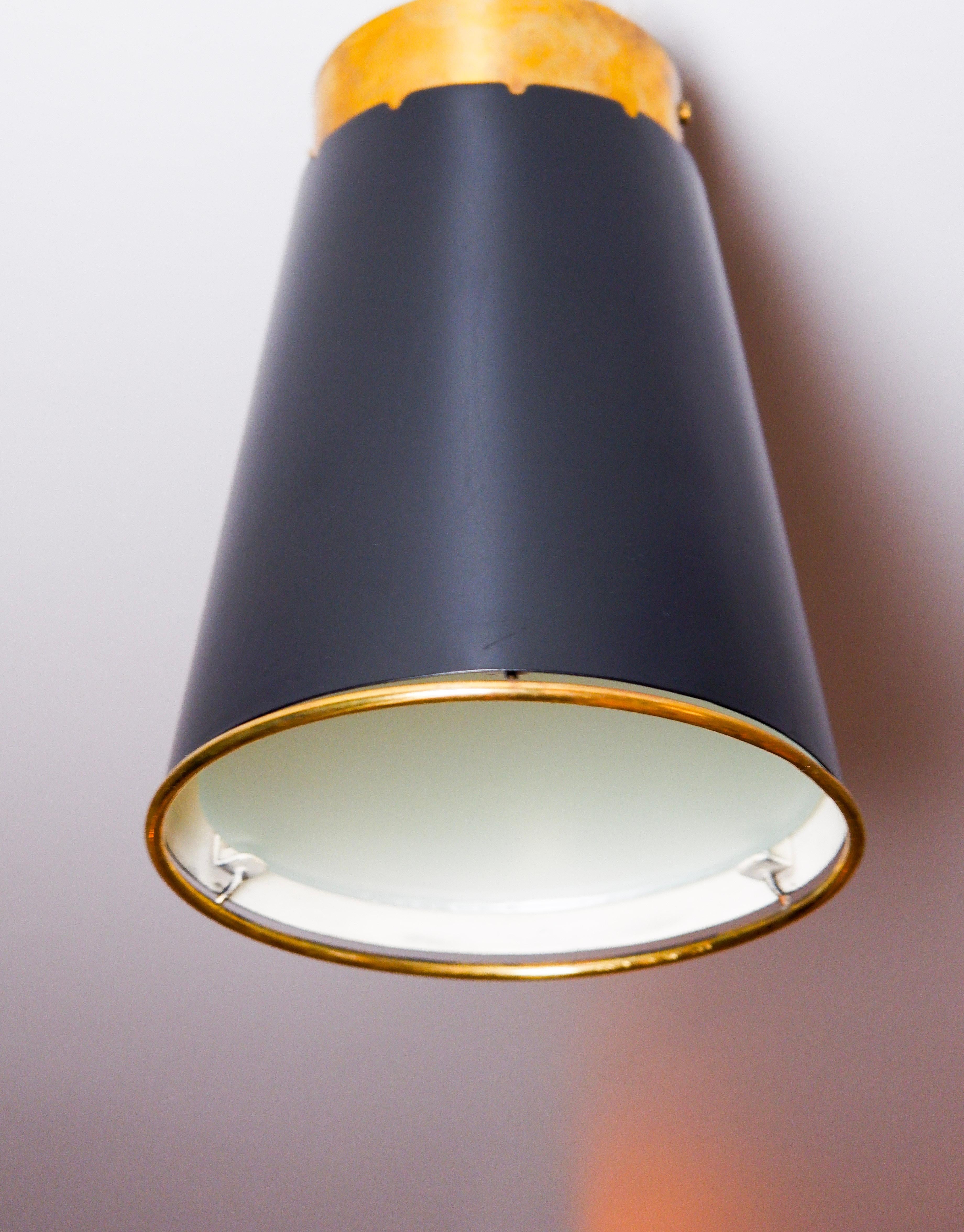 Paavo Tynell Unterputzdose, Messing und Glas, um 1950 (Skandinavische Moderne) im Angebot