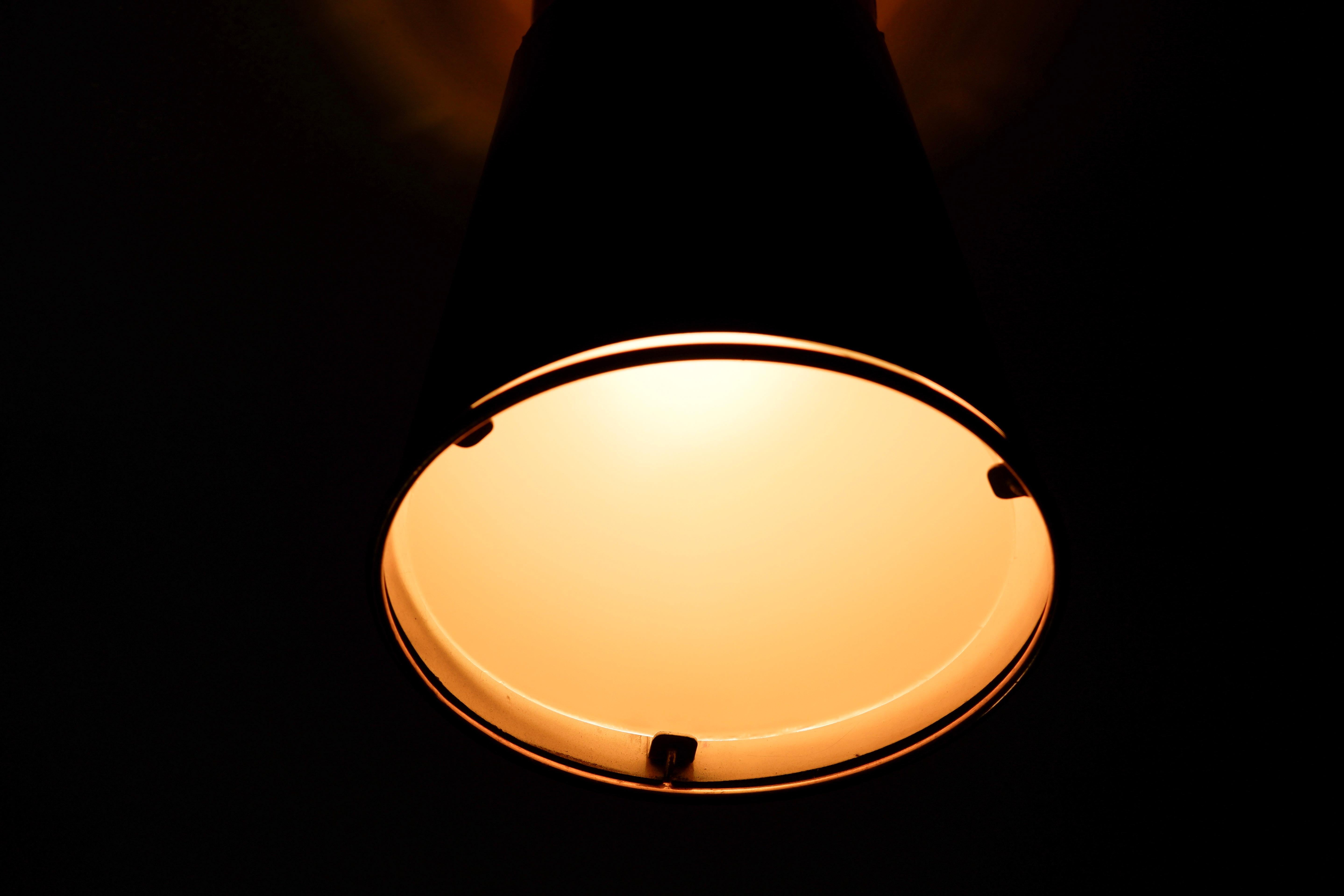 Paavo Tynell Unterputzdose, Messing und Glas, um 1950 (Mitte des 20. Jahrhunderts) im Angebot