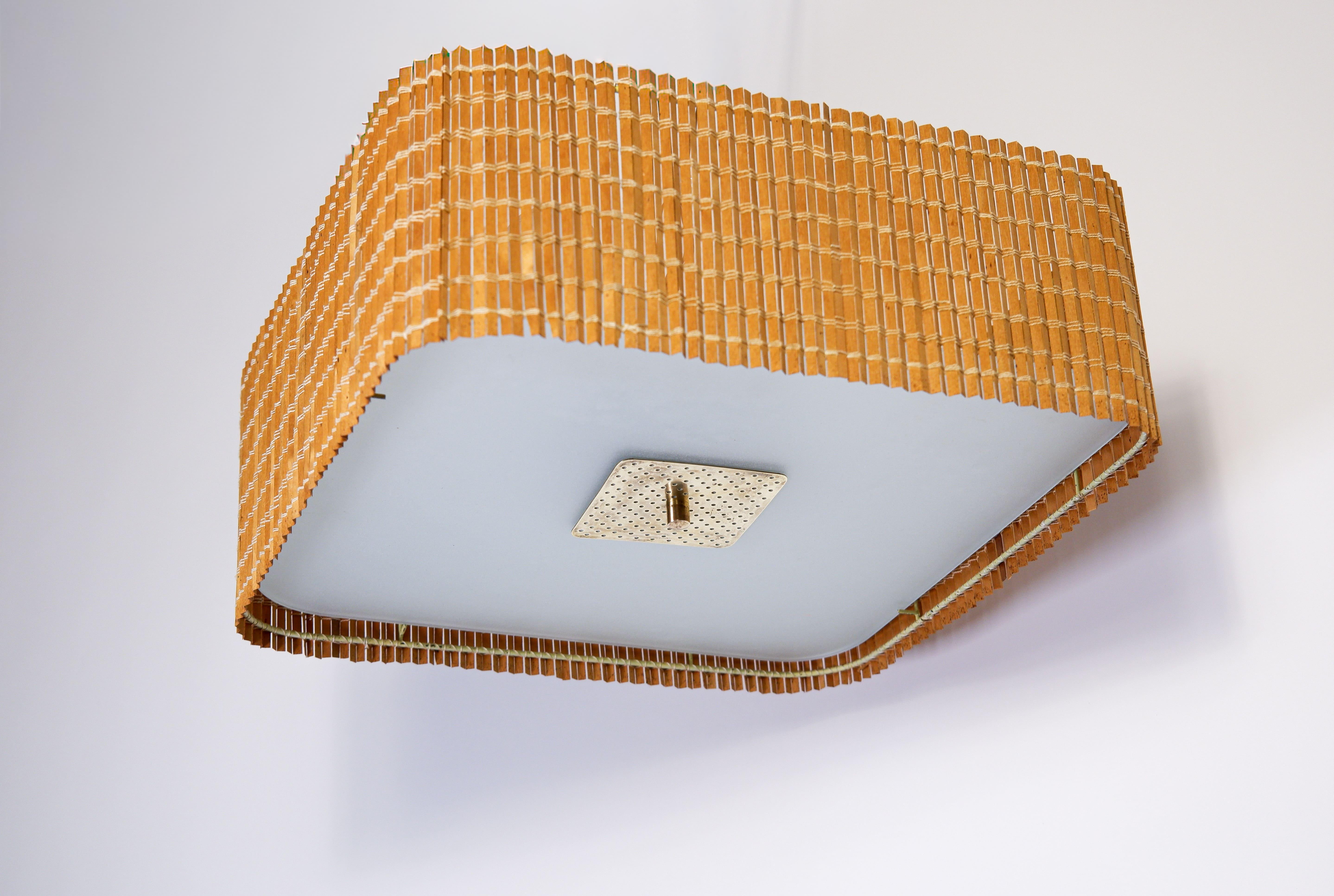 Scandinave moderne Paavo Tynell flush mount model 20428 for Idman. circa 1950 en vente