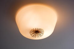 Lampada a incasso di Paavo Tynell, opale e vetro per CIRCA 1940.
