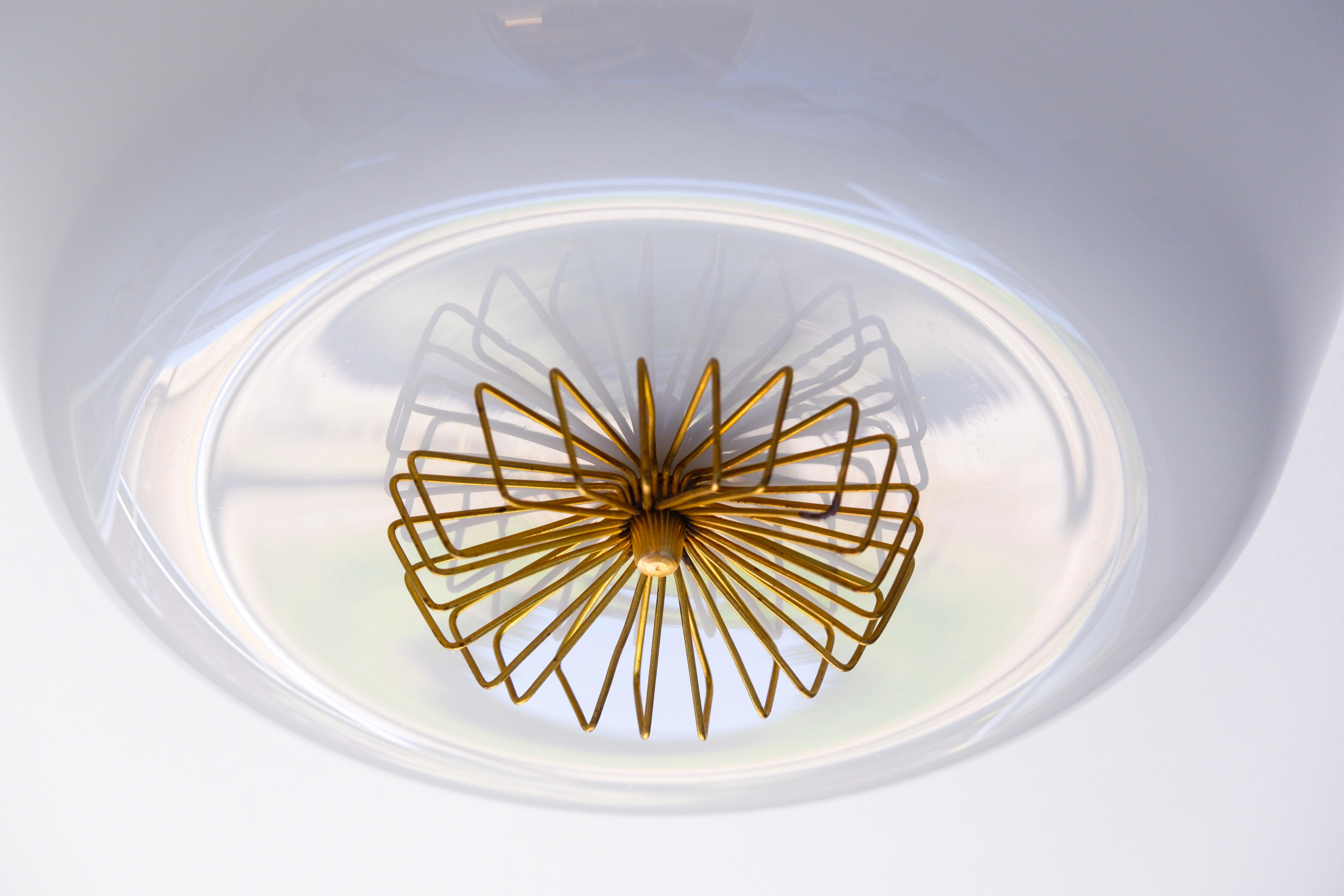 Paavo Tynell Einbauleuchte, Opal und Glas für TAITO um 1940. (Messing) im Angebot