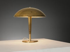 Paavo Tynell para Idman Lámpara de mesa '5061' de latón