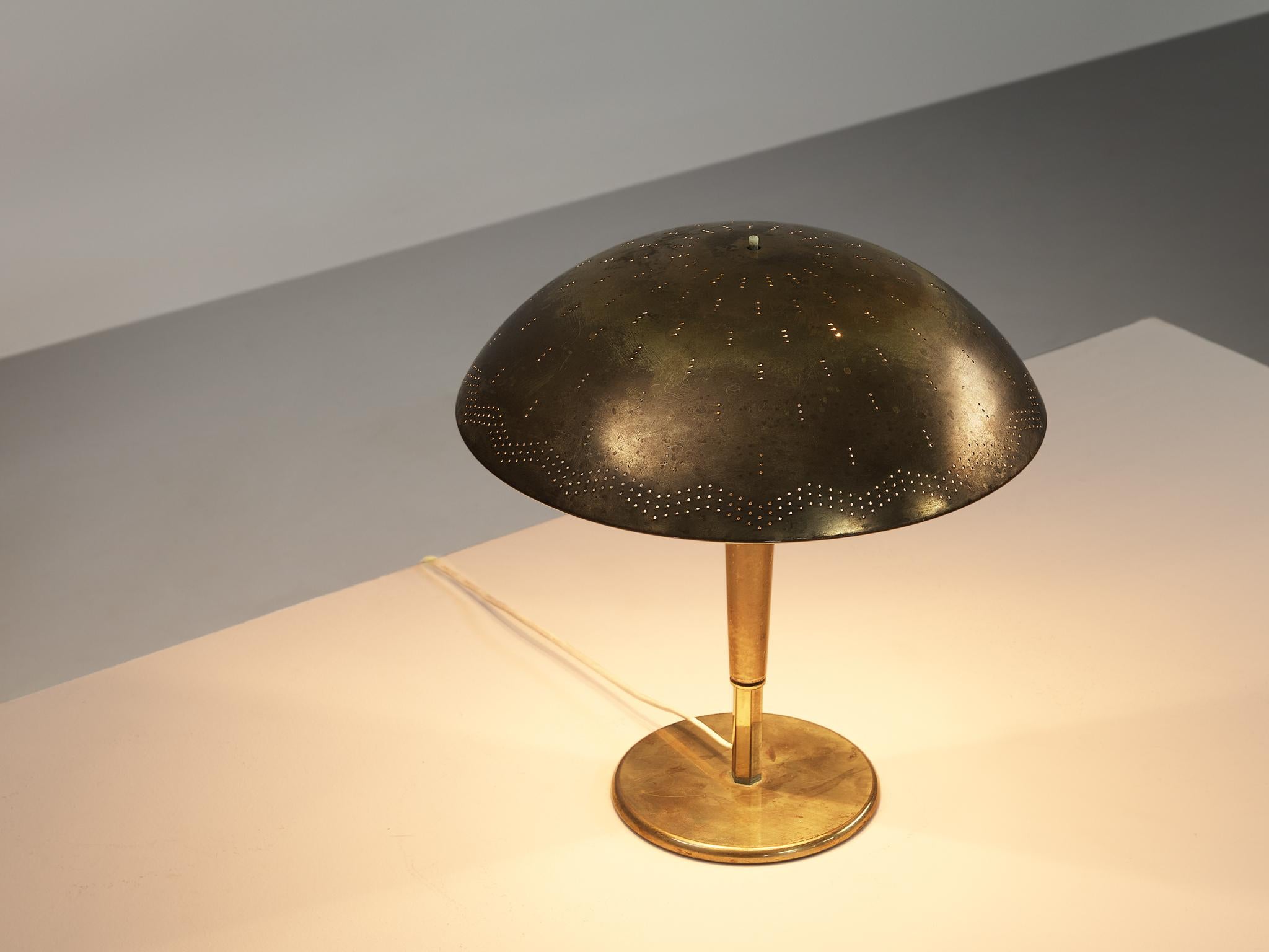 Scandinave moderne Paavo Tynell pour Idman '5061' lampe de table en laiton  en vente