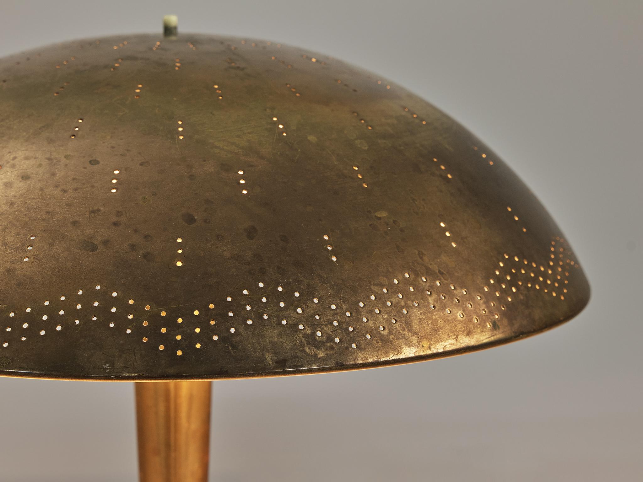 Finnish Paavo Tynell for Idman ‘5061’ Table Lamp in Brass  For Sale