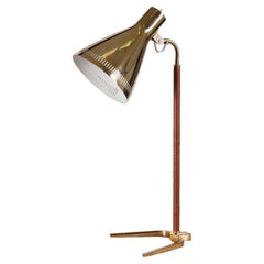 Paavo Tynell for Idman '9224' Table Lamp in Brass and Leather, Finland, 1950s