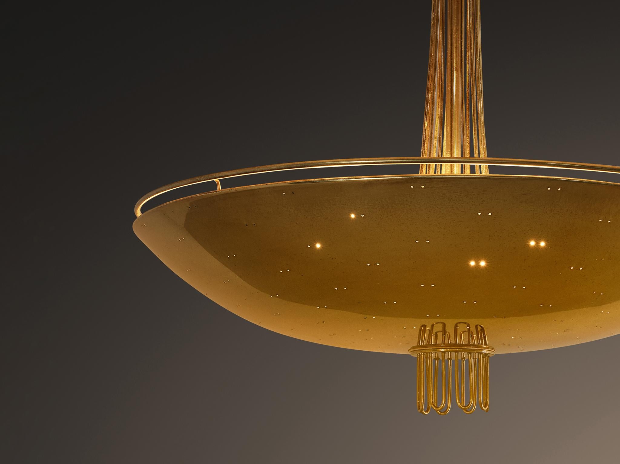Scandinavo moderno Lampadario Paavo Tynell per Idman in ottone in vendita