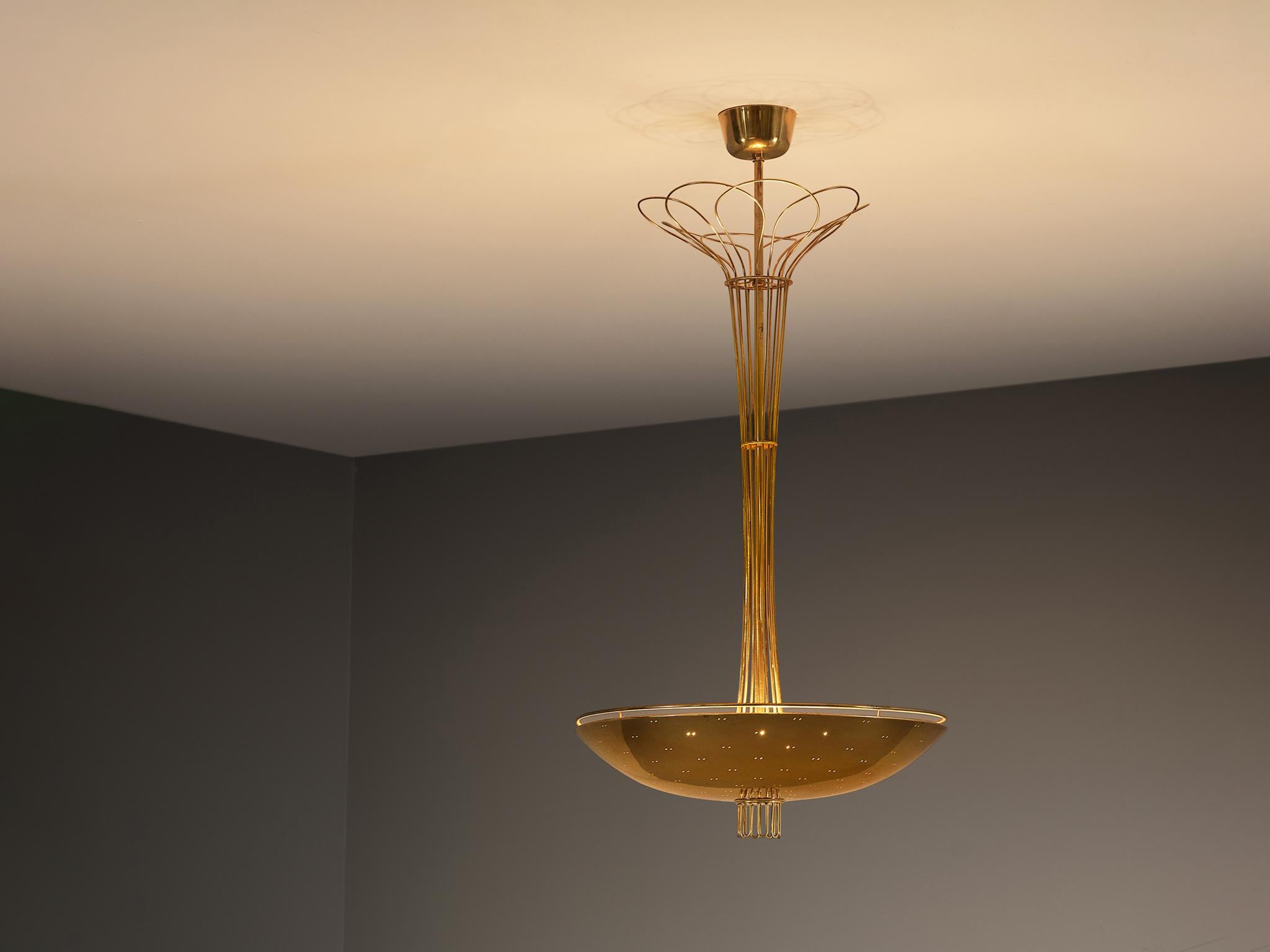 Finlandese Lampadario Paavo Tynell per Idman in ottone in vendita
