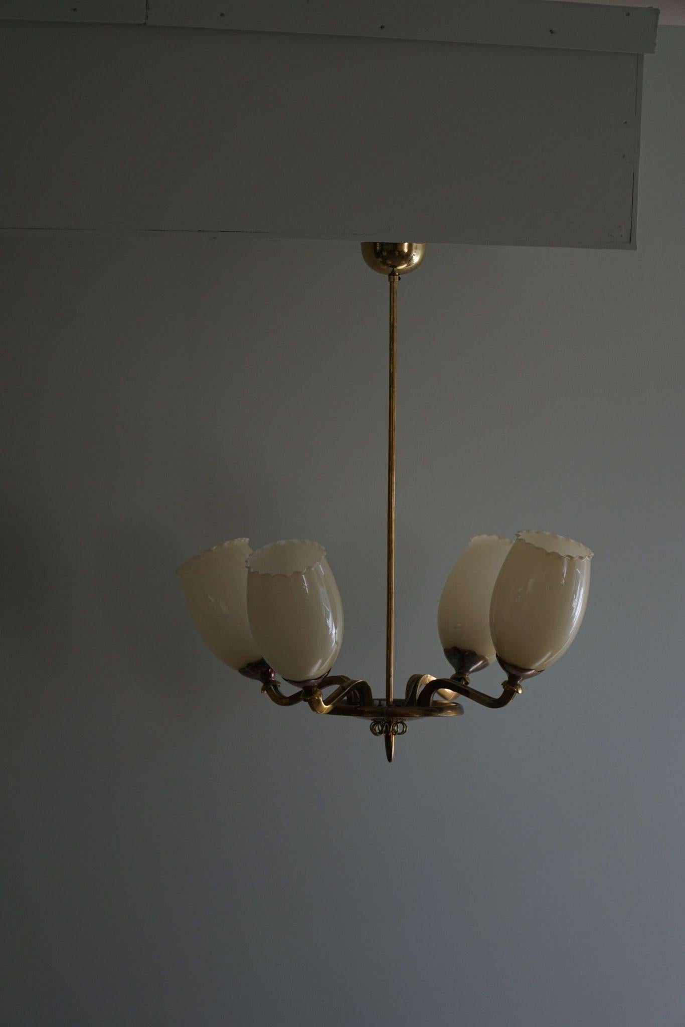 Paavo Tynell for Idman OY, Chandelier in Brass & Glass, 1382/4, Finland, 1940s 12