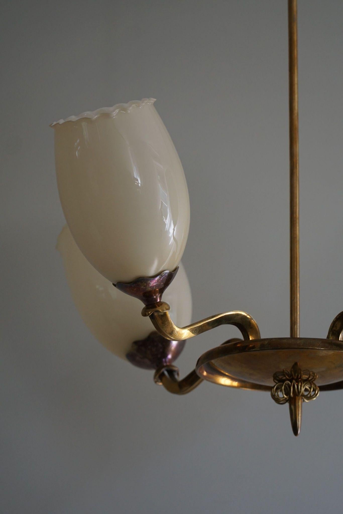 Paavo Tynell for Idman OY, Chandelier in Brass & Glass, 1382/4, Finland, 1940s 14