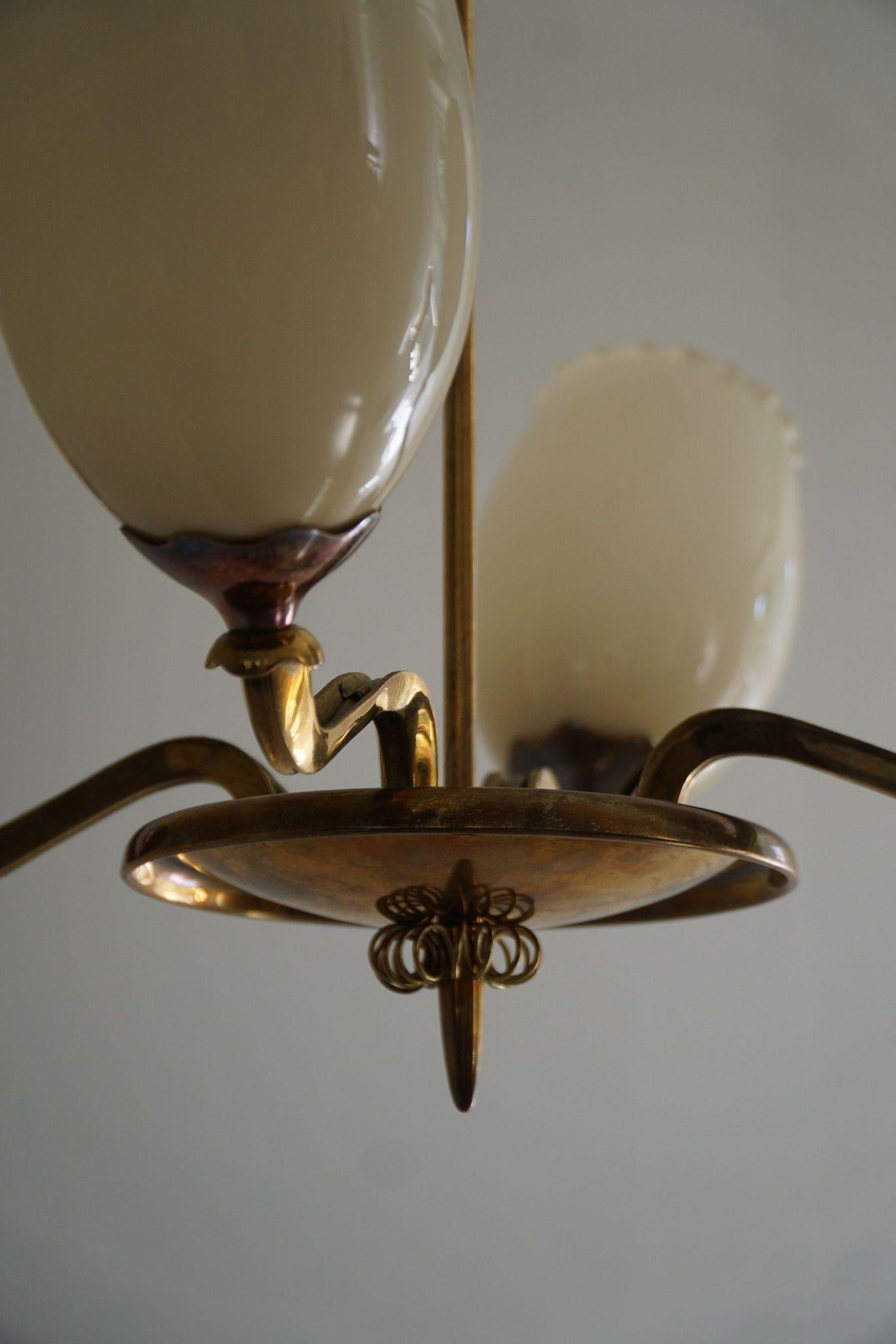 Finnish Paavo Tynell for Idman OY, Chandelier in Brass & Glass, 1382/4, Finland, 1940s