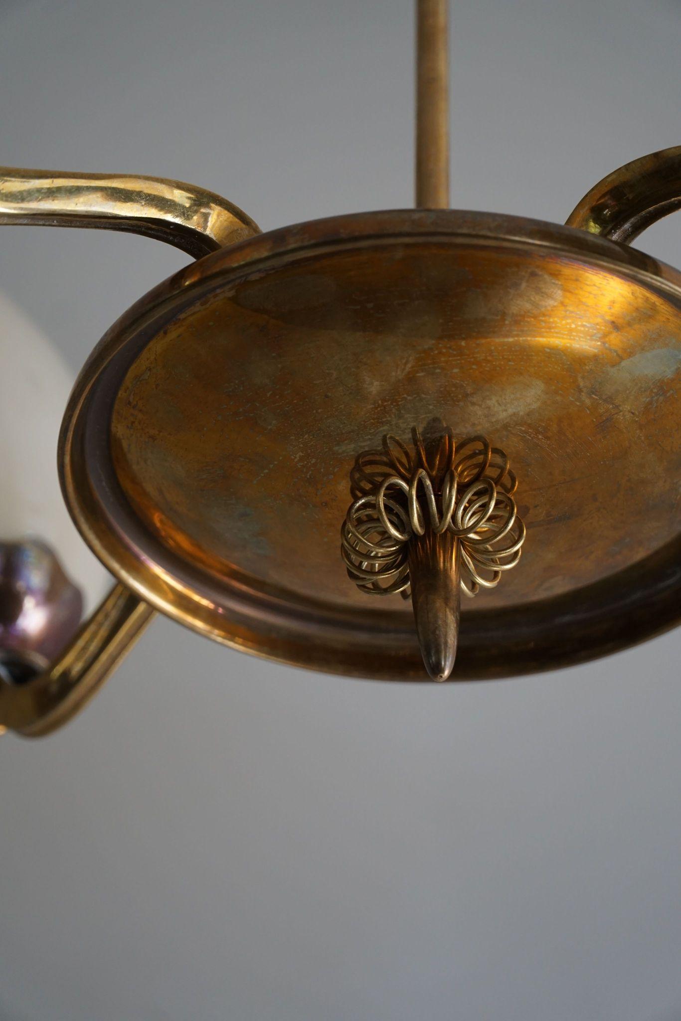 Paavo Tynell for Idman OY, Chandelier in Brass & Glass, 1382/4, Finland, 1940s In Good Condition In Odense, DK