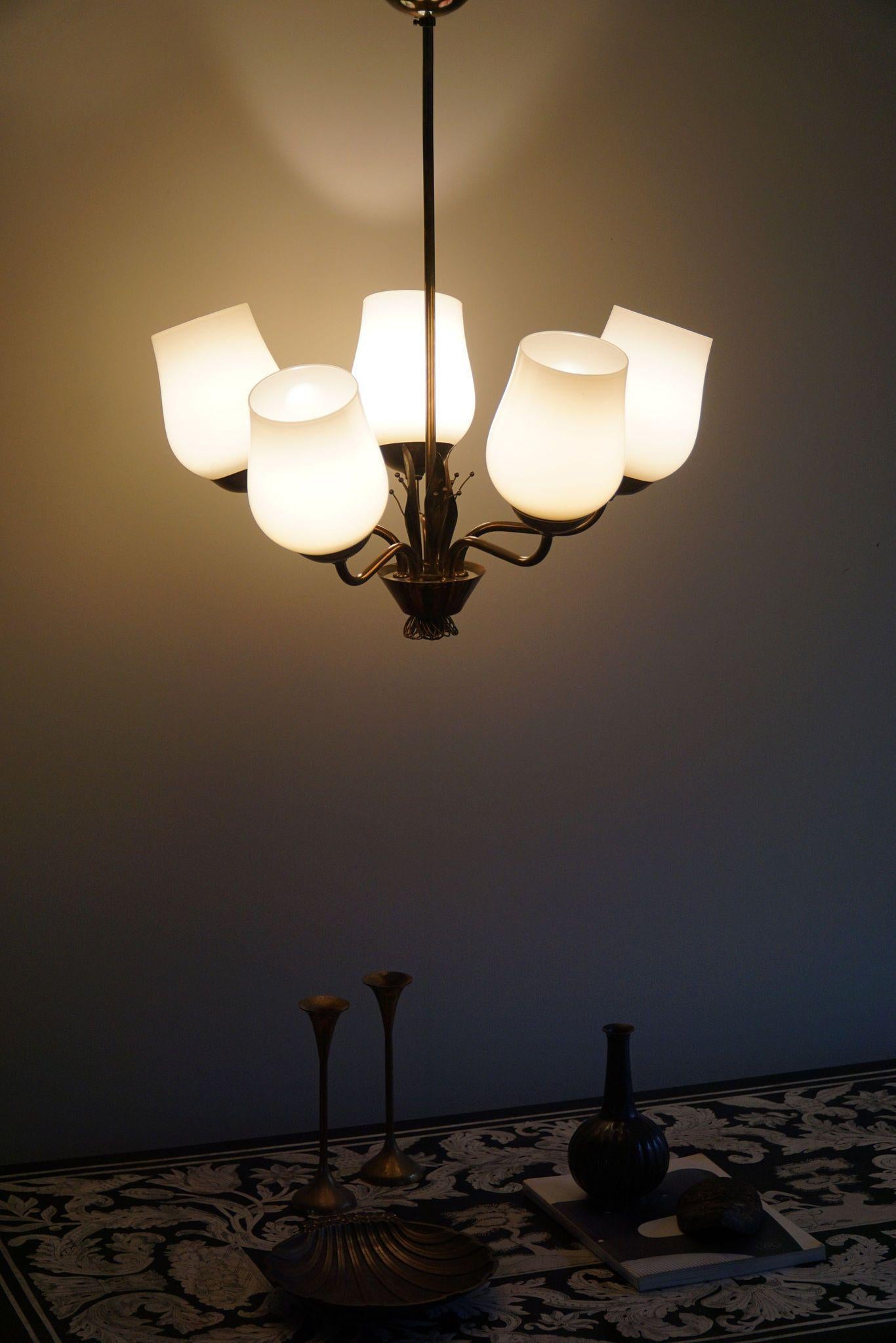 Paavo Tynell for Idman OY, Chandelier in Brass & Glass, 51145, Finland, 1940s 3
