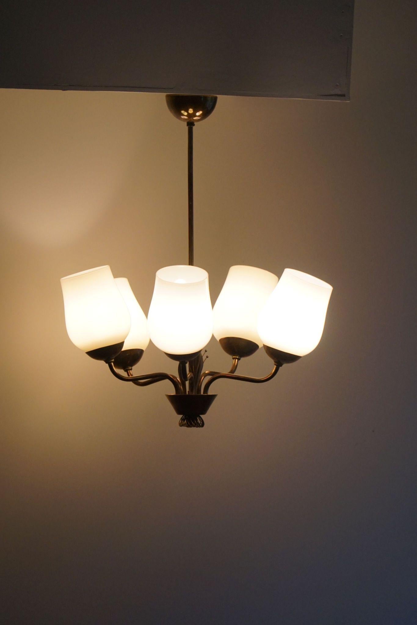 Paavo Tynell for Idman OY, Chandelier in Brass & Glass, 51145, Finland, 1940s 8