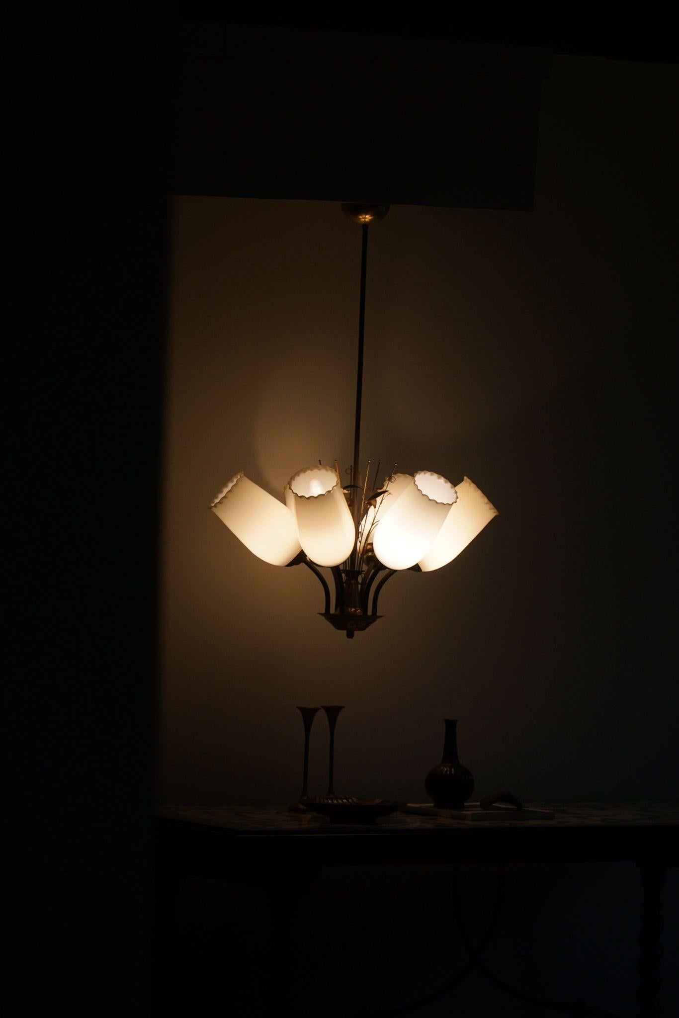 Paavo Tynell for Idman OY, Chandelier in Brass & Glass, Finland, 1940s For Sale 2