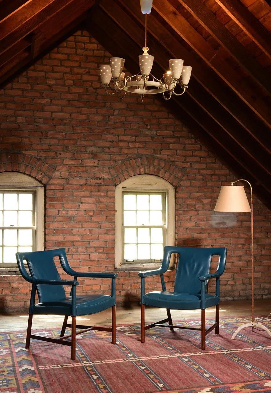 Paavo Tynell für Lightolier Seltener Ballerina Acht-Licht-Kronleuchter 1950er Jahre (Mitte des 20. Jahrhunderts) im Angebot