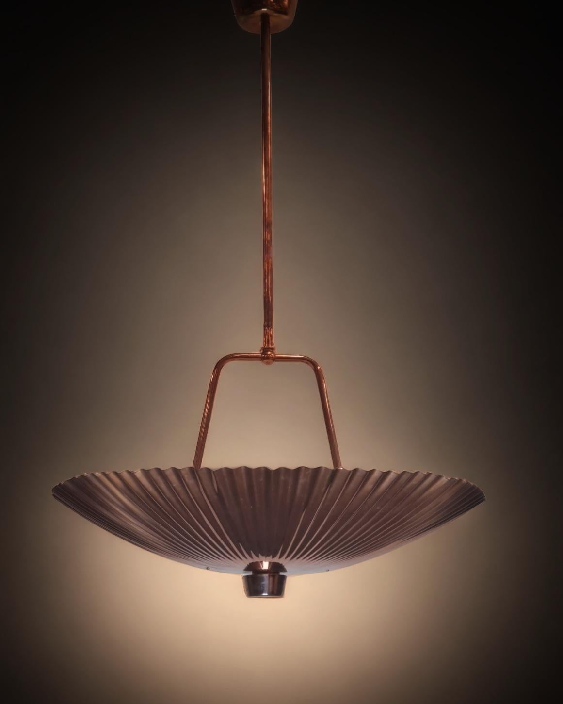 Ciondolo da soffitto in rame con conchiglia marina di Paavo Tynell, molto raro e di grandi dimensioni, Idman, 1950 in vendita 5