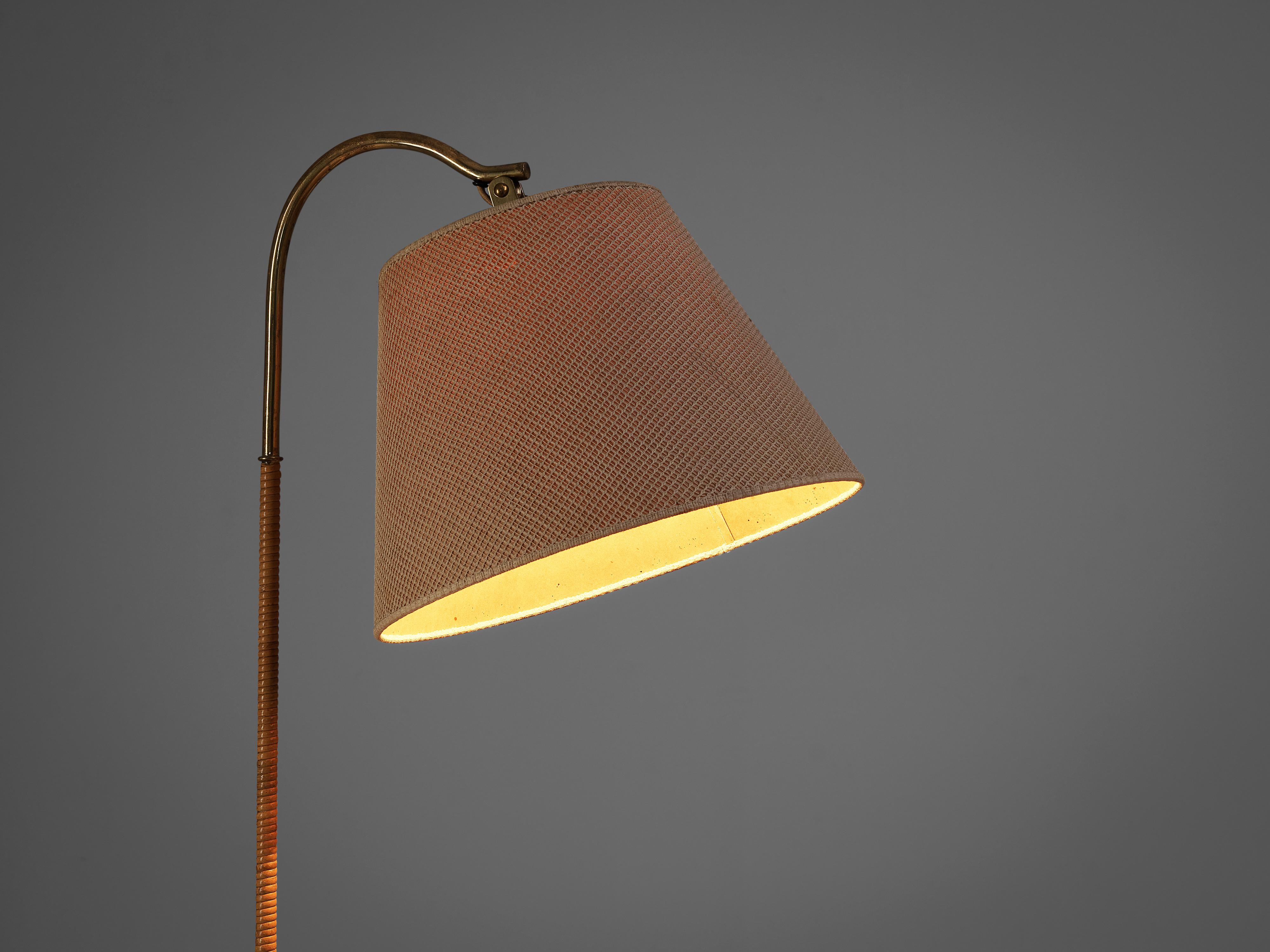 Paavo Tynell for Taito Floor Lamp Model 9609 in Brass and Cane In Good Condition In Waalwijk, NL