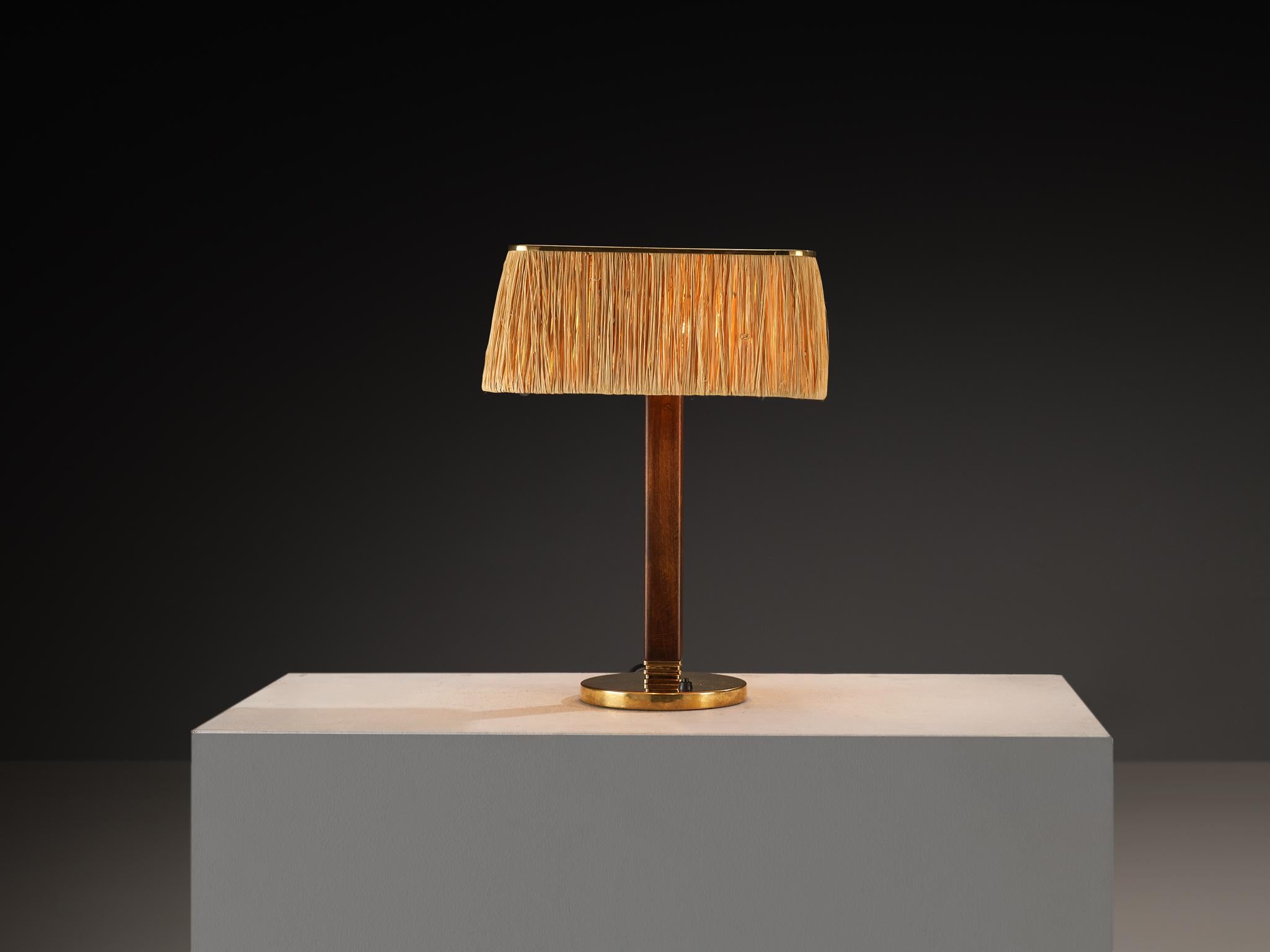 Milieu du XXe siècle Paavo Tynell pour Taito Oy Lampe de table '5066' en laiton perforé et paille en vente