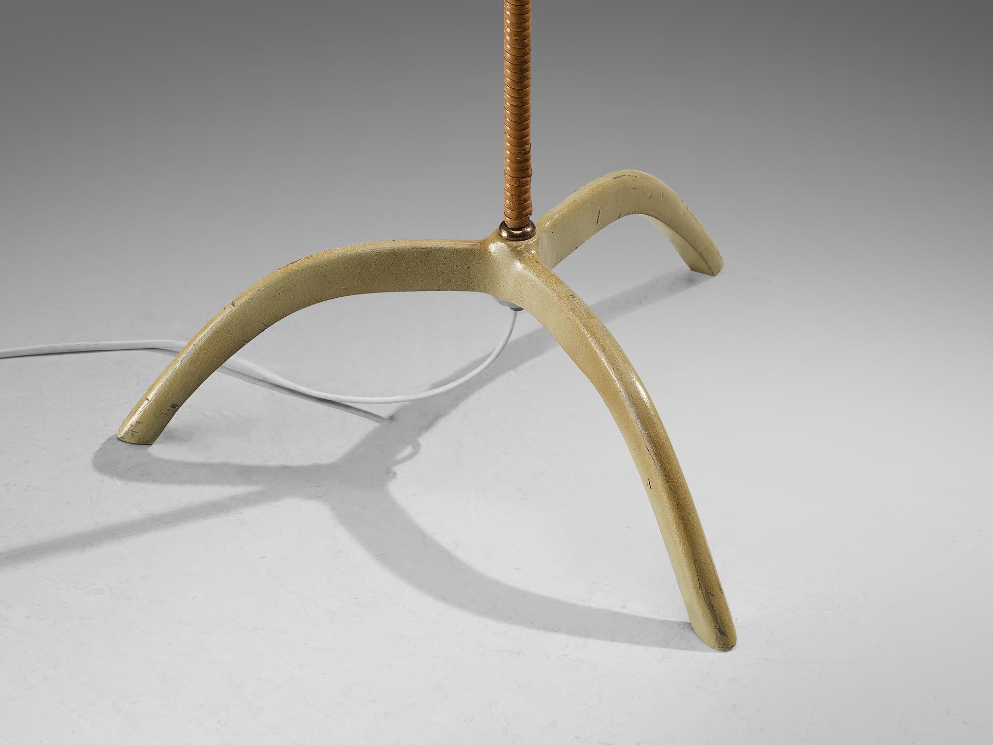 Paavo Tynell for Taito Oy '9609' Floor Lamp in Cane and Brass For Sale 1