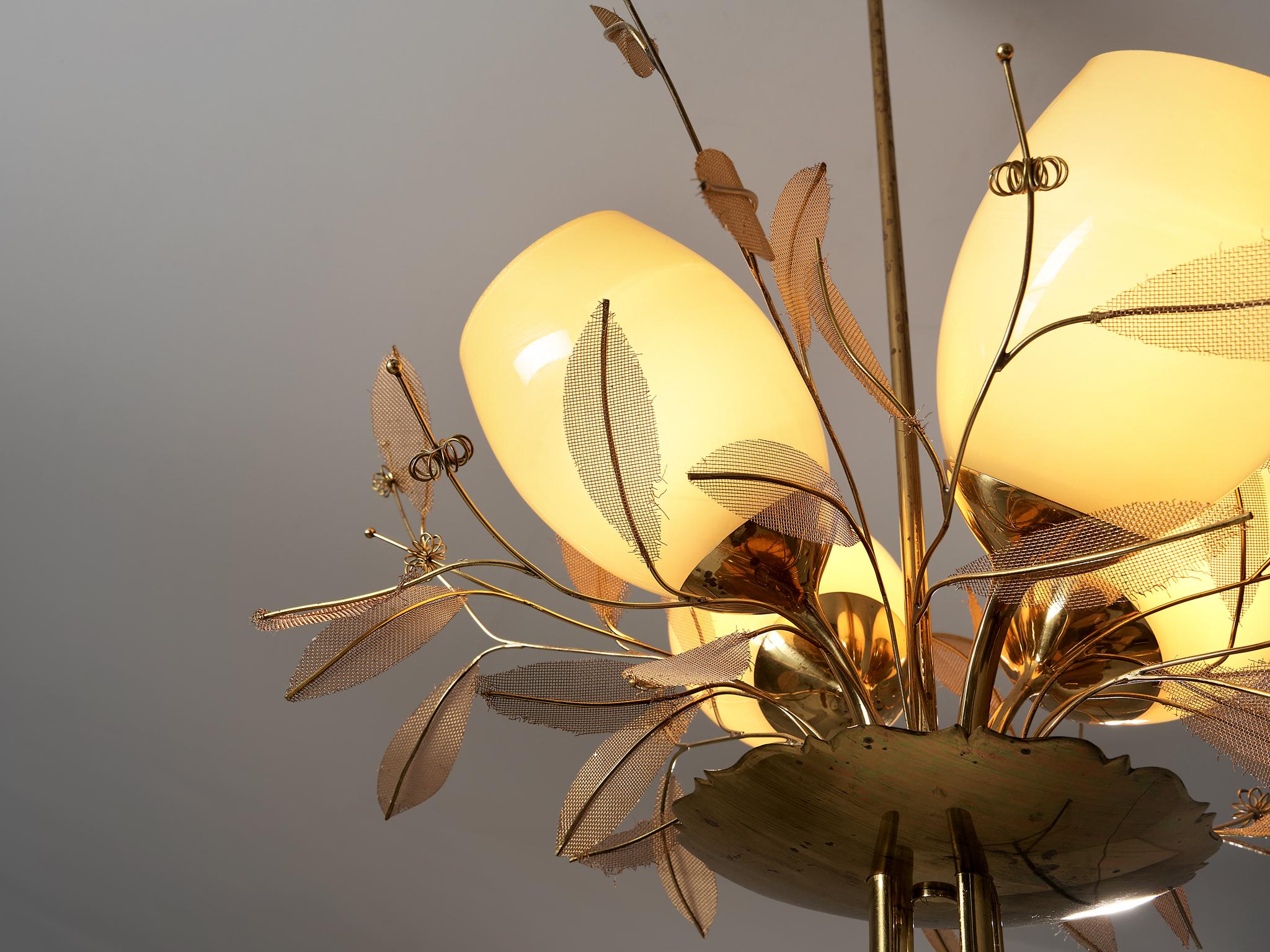 Paavo Tynell for Taito Oy 'Concerto' Chandelier in Brass and Amber Glass In Good Condition In Waalwijk, NL