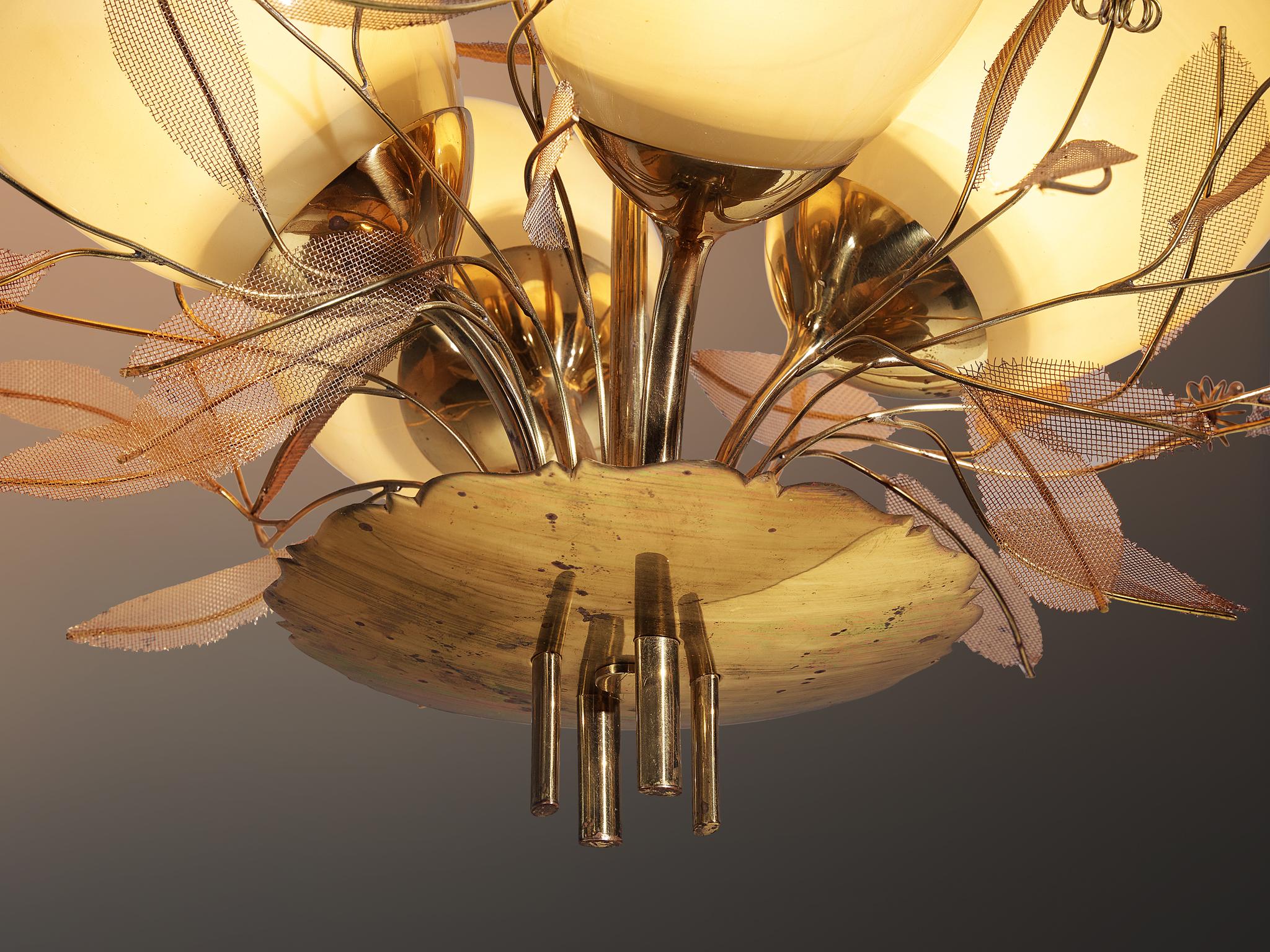Paavo Tynell for Taito Oy 'Concerto' Chandelier in Brass and Amber Glass In Good Condition In Waalwijk, NL