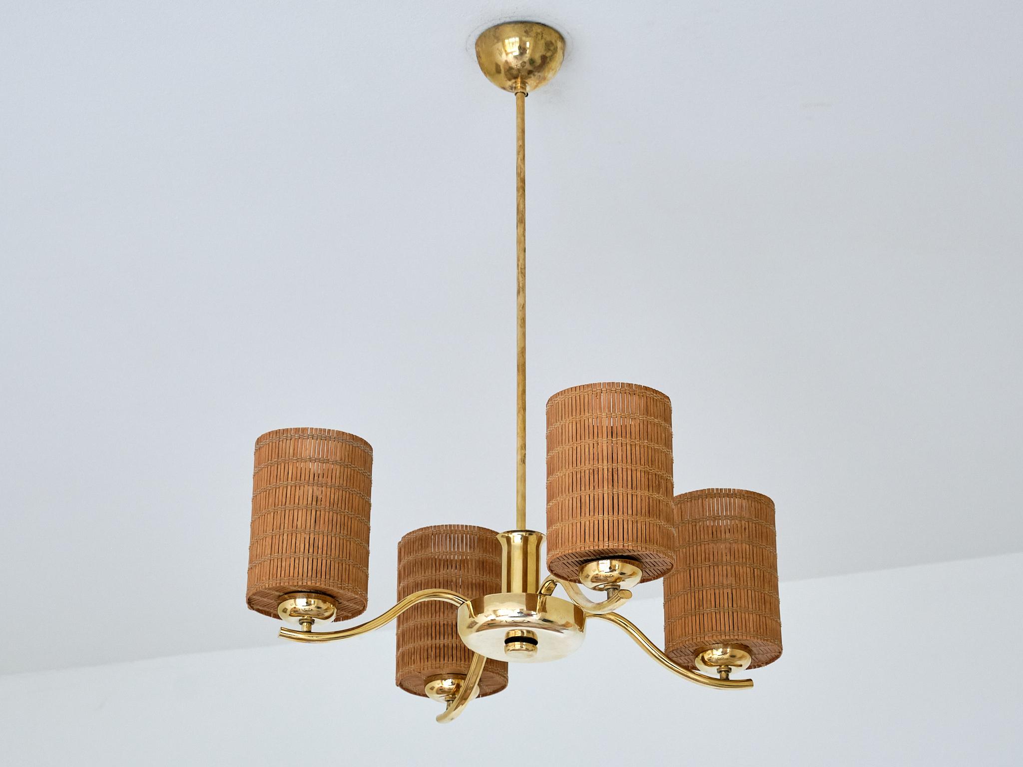 Lampadario a quattro bracci in ottone di Paavo Tynell, modello 1444, Taito Oy, Finlandia, 1930 in vendita 5