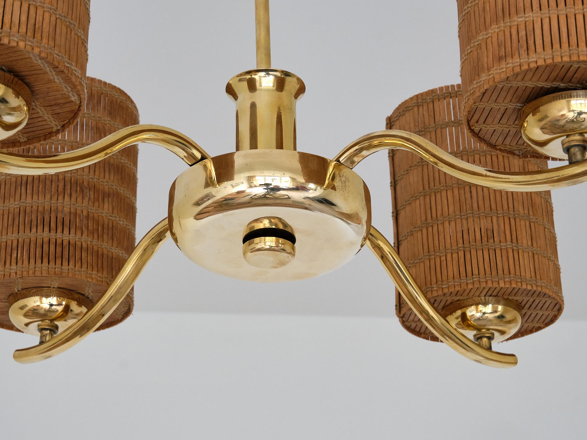 Lampadario a quattro bracci in ottone di Paavo Tynell, modello 1444, Taito Oy, Finlandia, 1930 in vendita 1