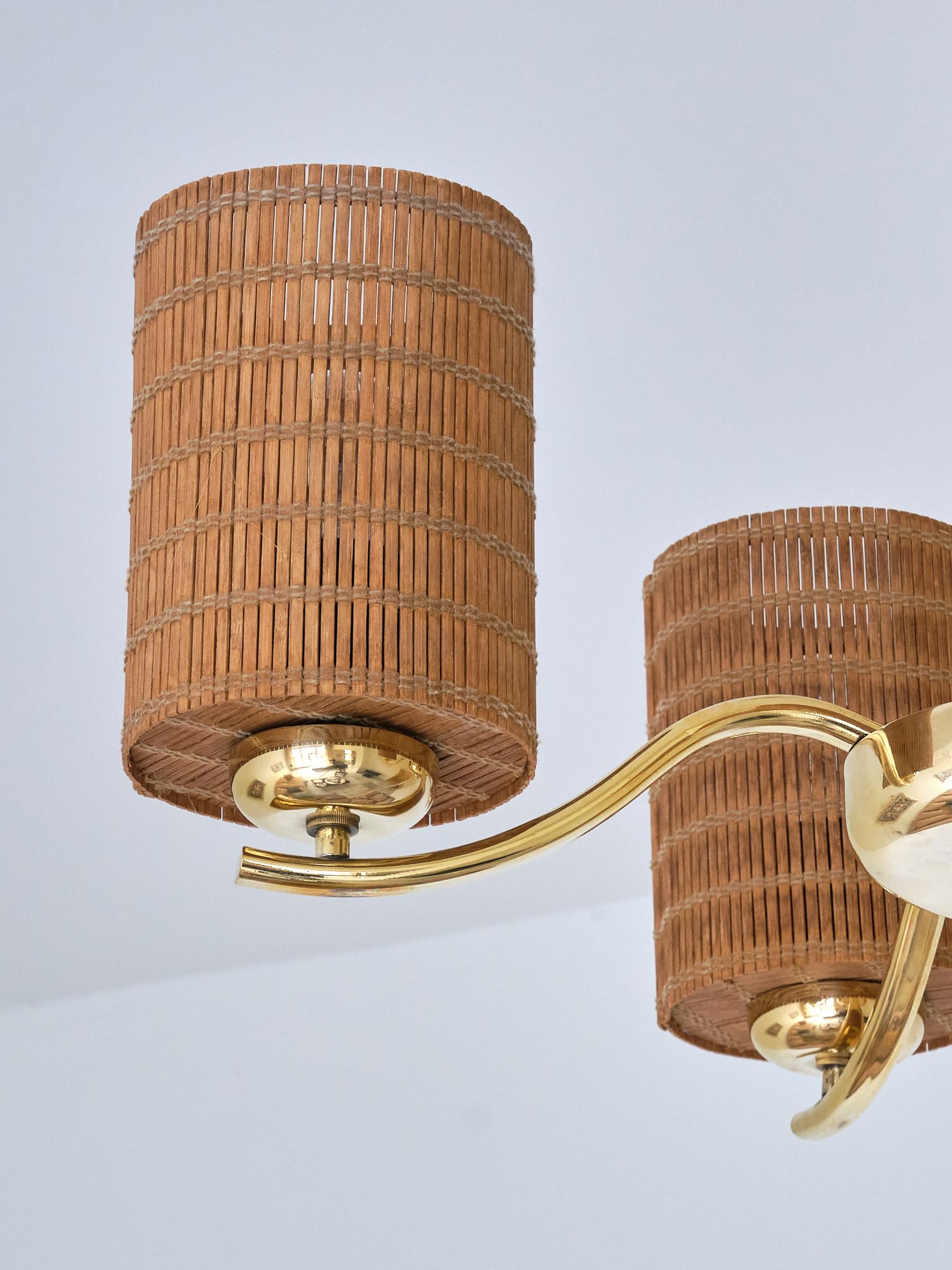 Lampadario a quattro bracci in ottone di Paavo Tynell, modello 1444, Taito Oy, Finlandia, 1930 in vendita 2