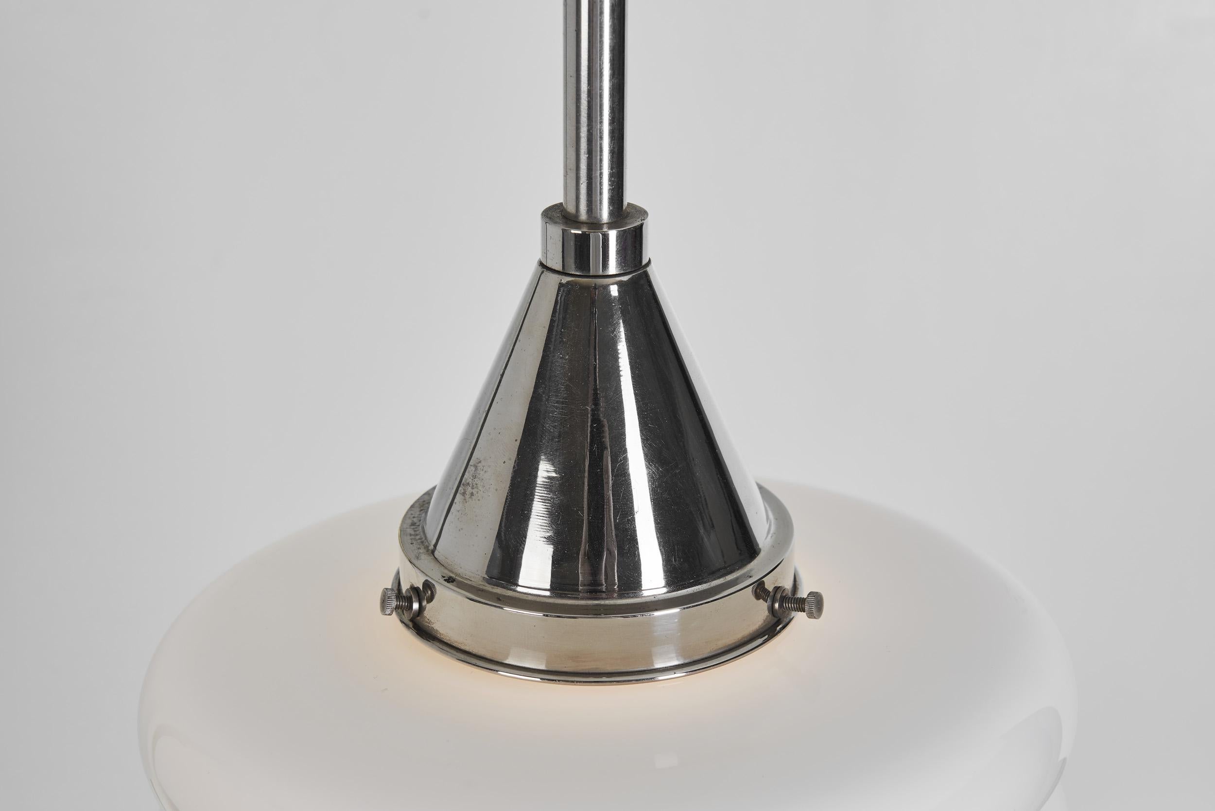 Lampe à suspension Paavo Tynell fabriquée par Taito Oy, Finlande, années 1930 en vente 4