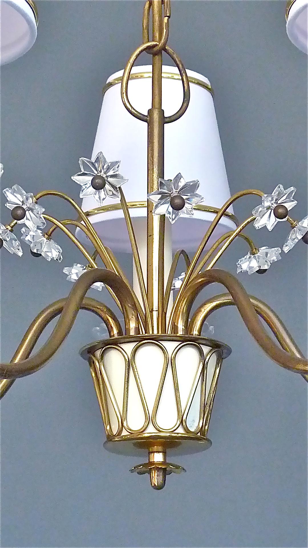 Rare Midcentury Crystal Glass Brass Flower Chandelier Josef Frank Style, 1950s In Good Condition For Sale In Nierstein am Rhein, DE