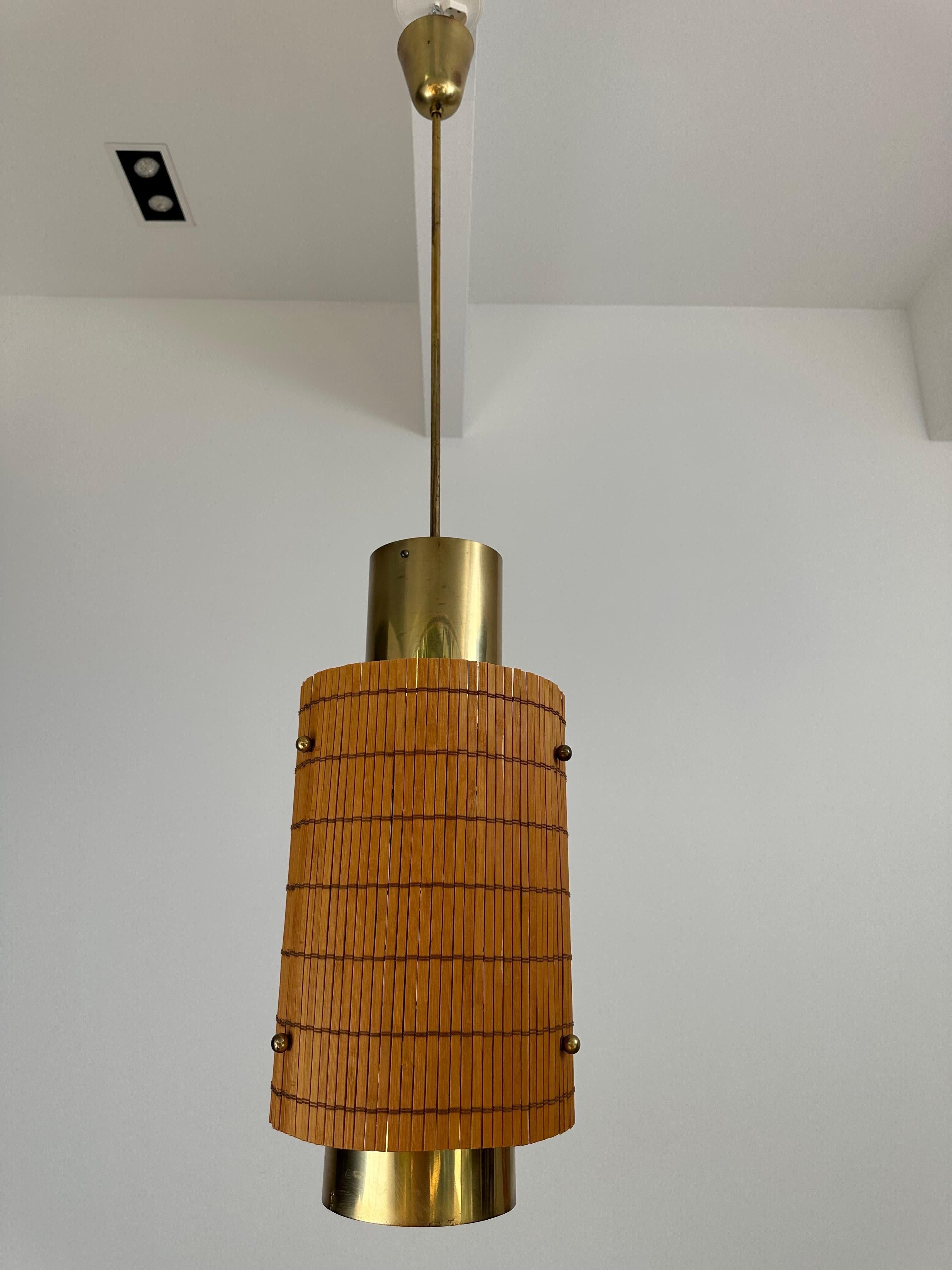 Metà XX secolo Paavo Tynell, lampada a sospensione di grandi dimensioni di Taito Oy - Anni '50 in vendita