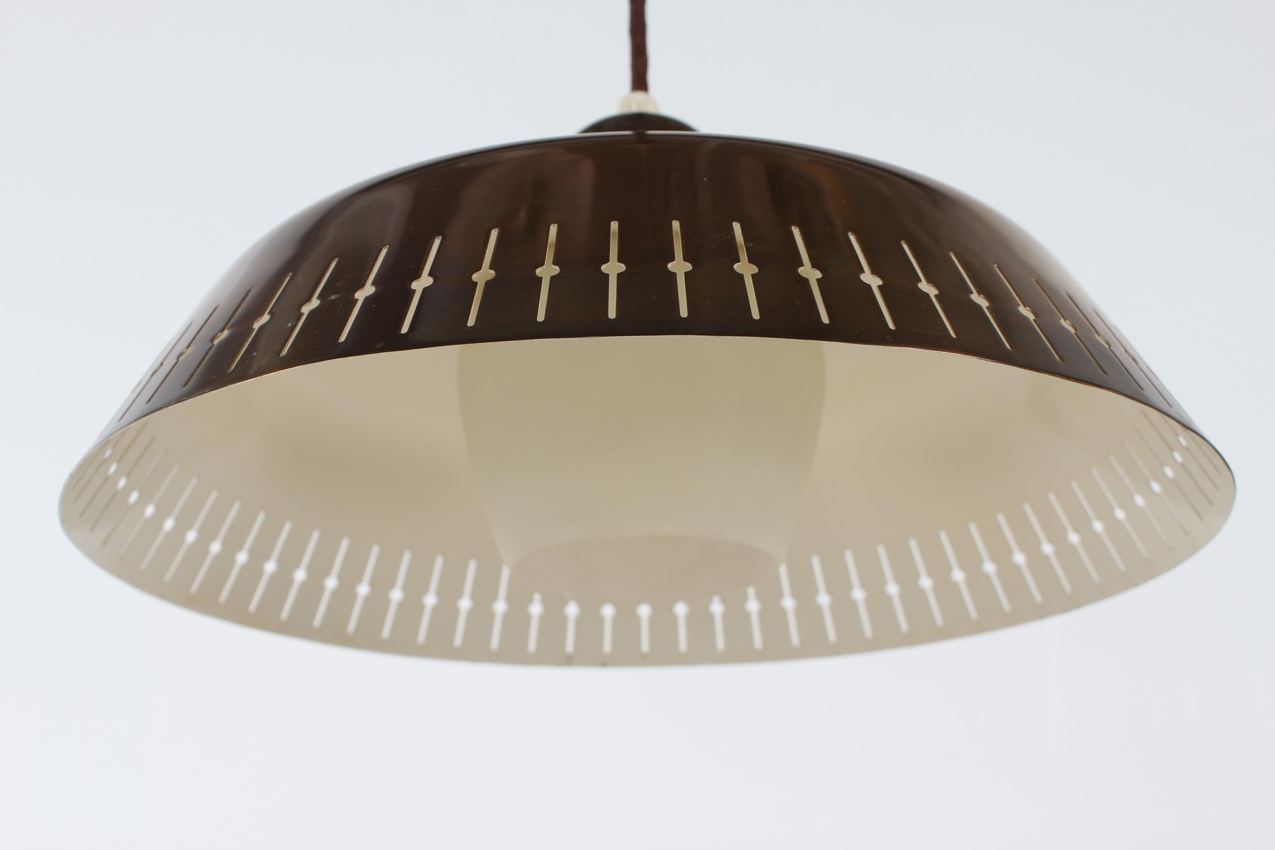 Paavo Tynell Manner Pedant Light of Brass with Perforated Pattern 1950s  In Good Condition For Sale In Aarhus C, DK